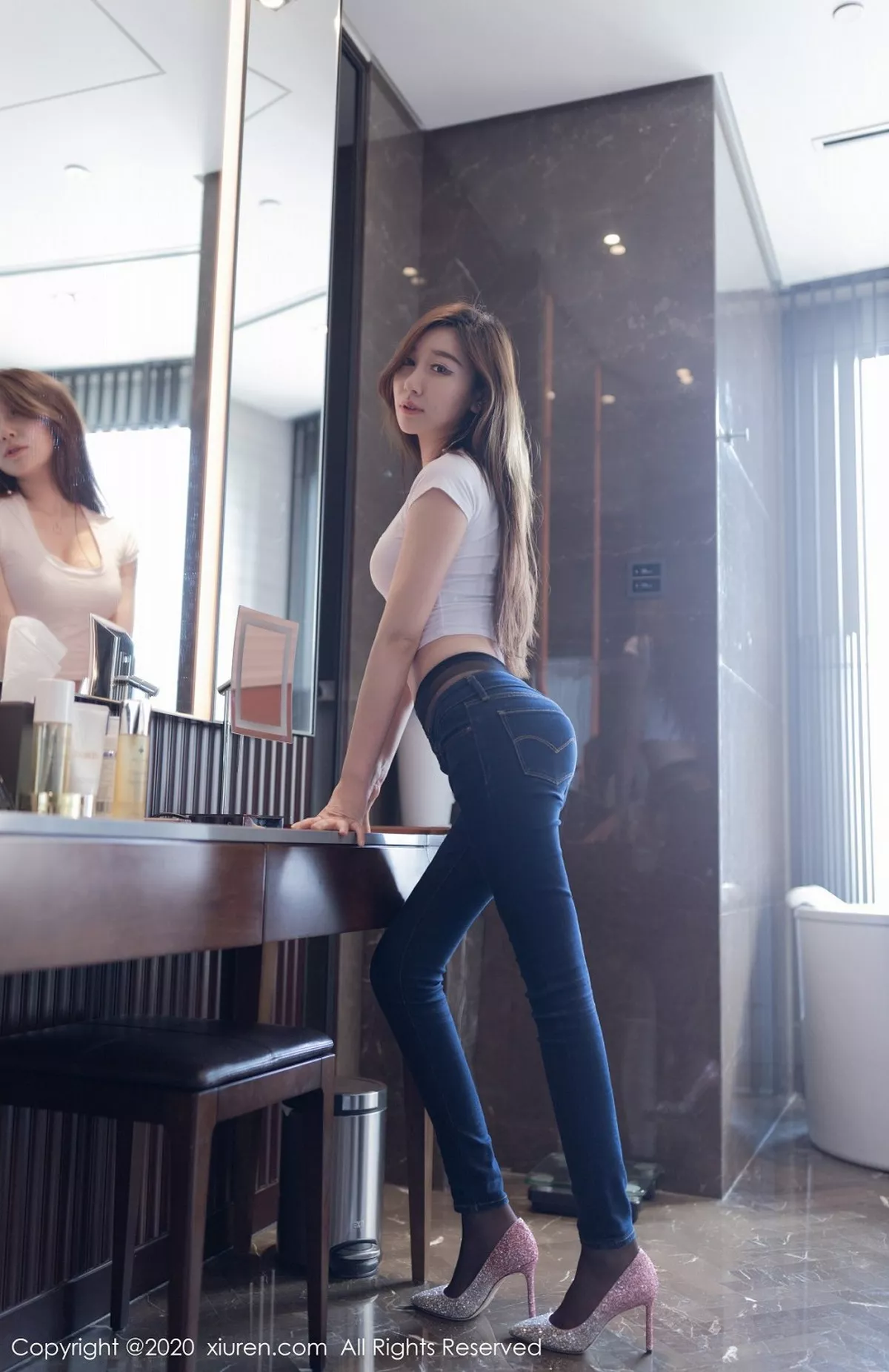 [XiuRen秀人网]第2406期Victoria志玲写真-秀人集