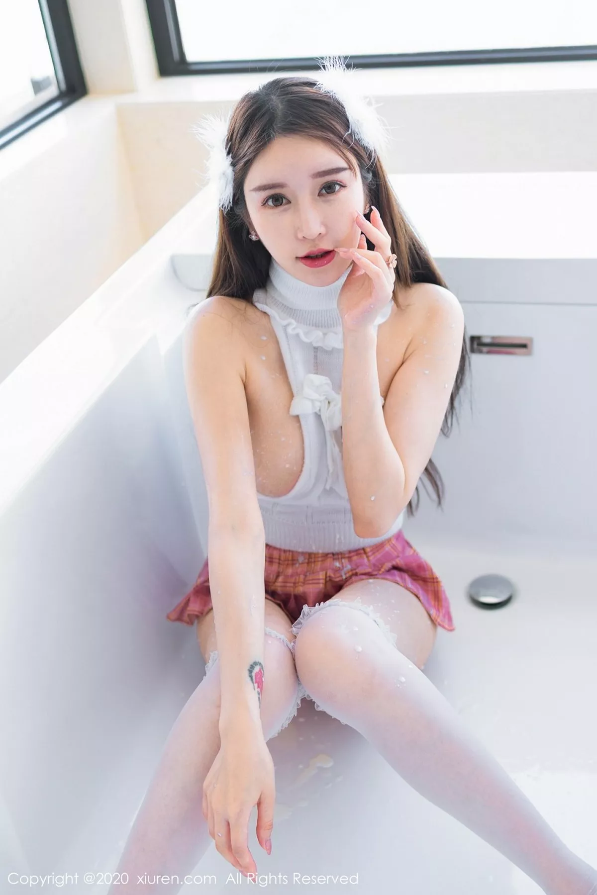 秀人集.com_[XiuRen秀人网]No.2421_嫩模玉兔miki大理旅拍浴室性感露背毛衣真空秀傲人豪乳诱惑写真57P