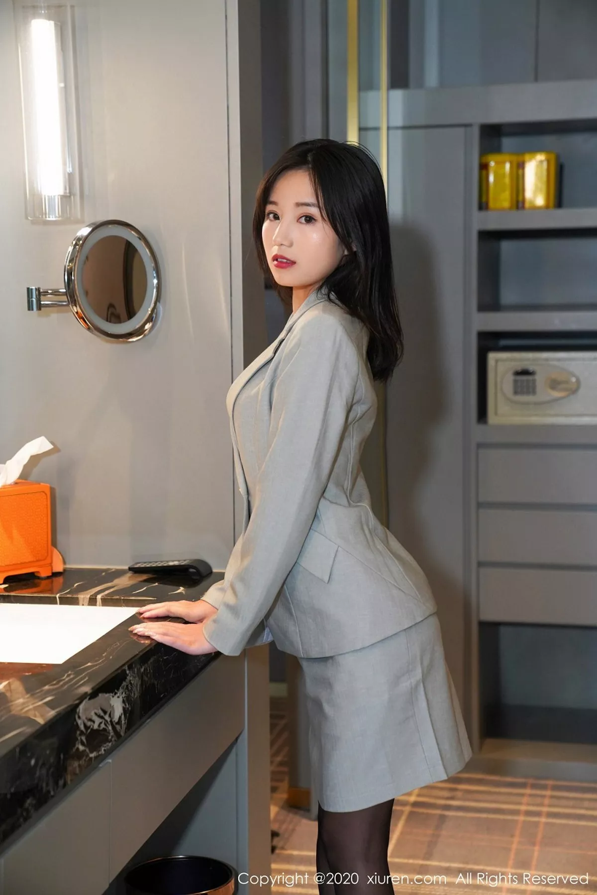 秀人集.com_[XiuRen秀人网]No.2433_嫩模仓井优香秘书职业装主题半脱露黑色吊带蕾丝袜诱惑写真82P