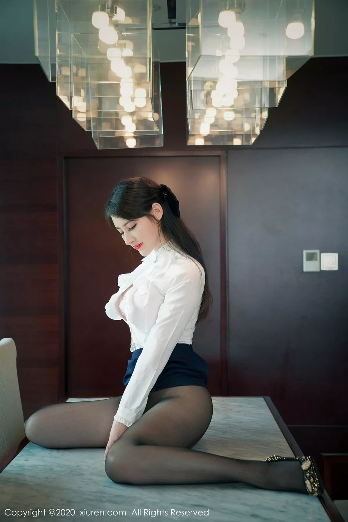 秀人集.com_[XiuRen秀人网]No.2437_嫩模诗诗kiki脱性感白衬衣露粉色内衣黑丝裤袜撩人诱惑写真45P