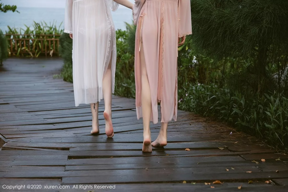 秀人集.com_[XiuRen秀人网]No.2444_两大女神王雨纯与妲己_Toxic三亚旅拍合集户外情趣内衣诱惑写真55P