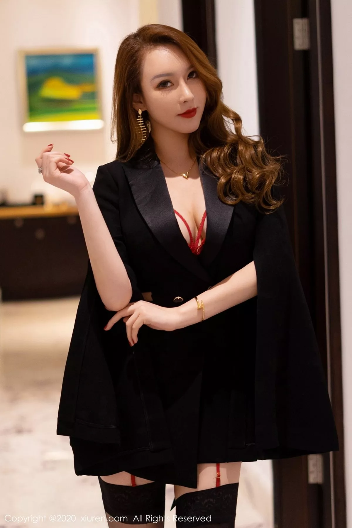 秀人集.com_[XiuRen秀人网]No.2472_女神Egg-尤妮丝三亚旅拍私房红色蕾丝内衣配黑丝吊袜极致魅惑写真49P