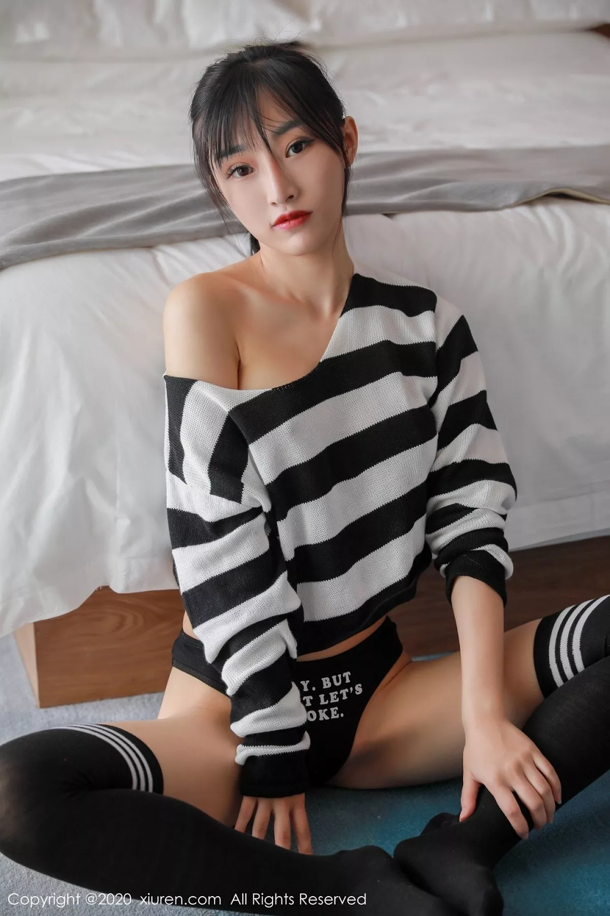 秀人集.com_[XiuRen秀人网]No.2364_嫩模姬玉露CC私房性感小T恤配热裤半脱露翘臀撩人诱惑写真38P