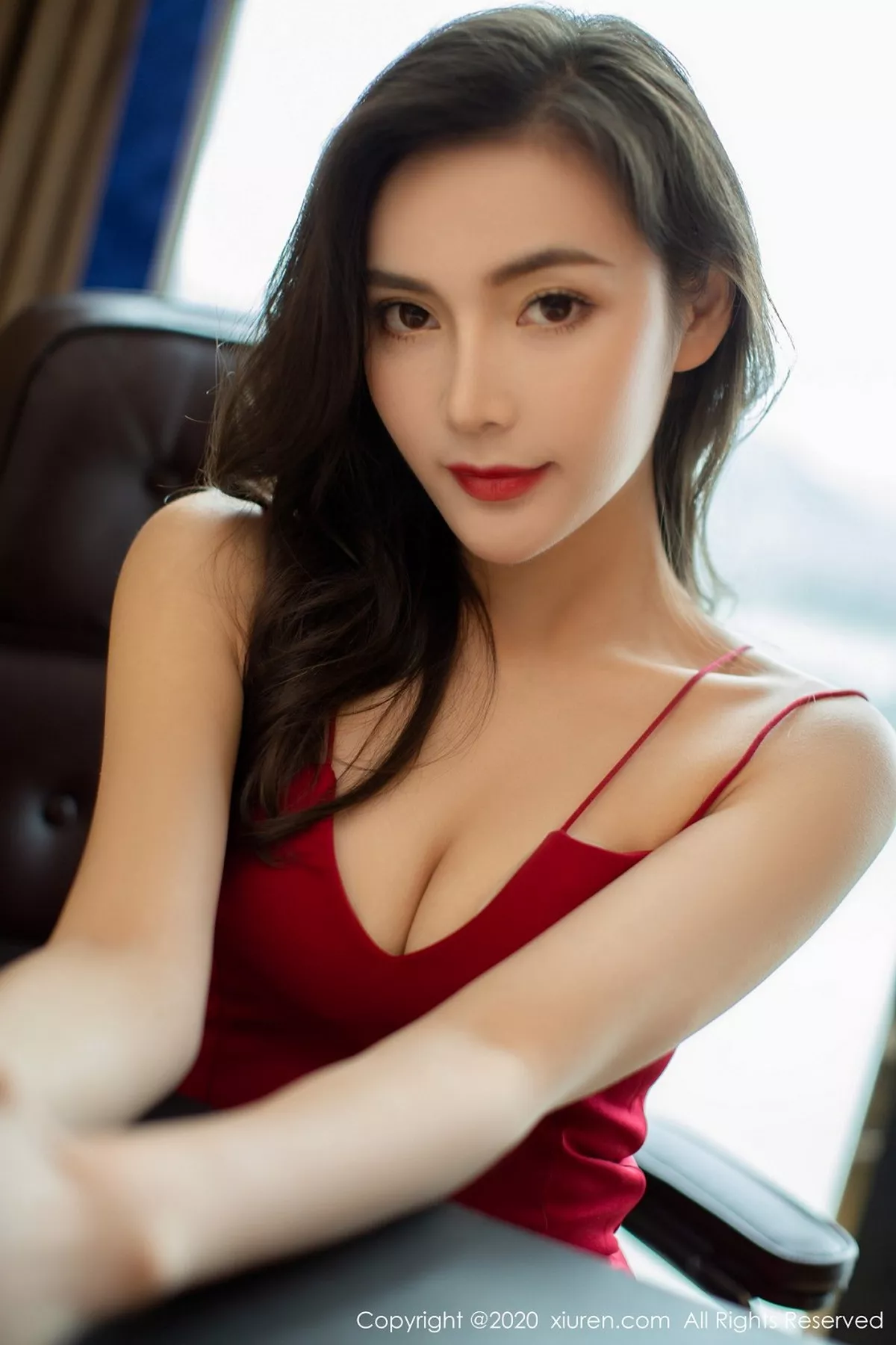 秀人集.com_[XiuRen秀人网]No.2369_嫩模夏玥私房性感红色吊裙配黑丝裤袜秀翘臀极致魅惑写真61P