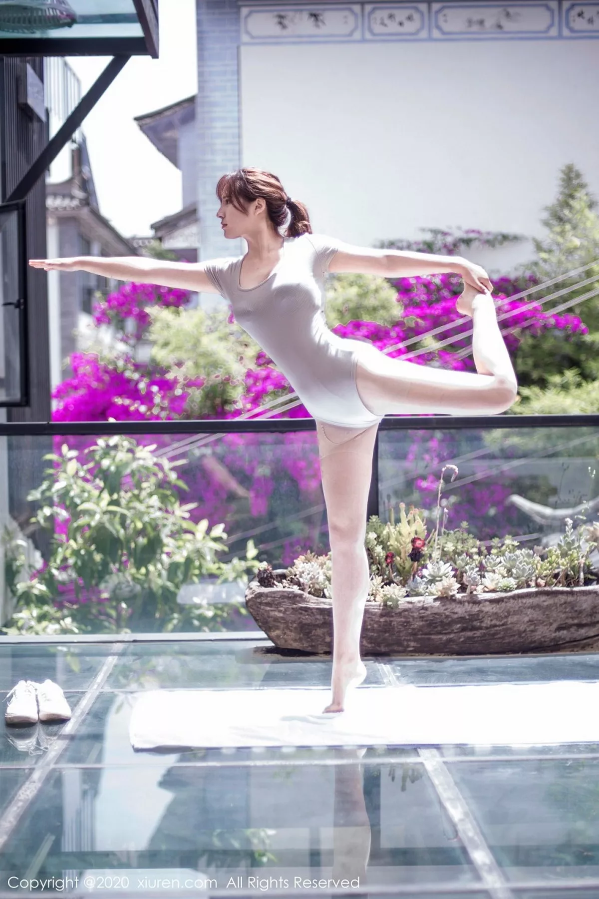 秀人集.com_[XiuRen秀人网]No.2370_美模久久Aimee粉丝云南旅拍温泉水系湿身+瑜伽动作完美诱惑写真70P