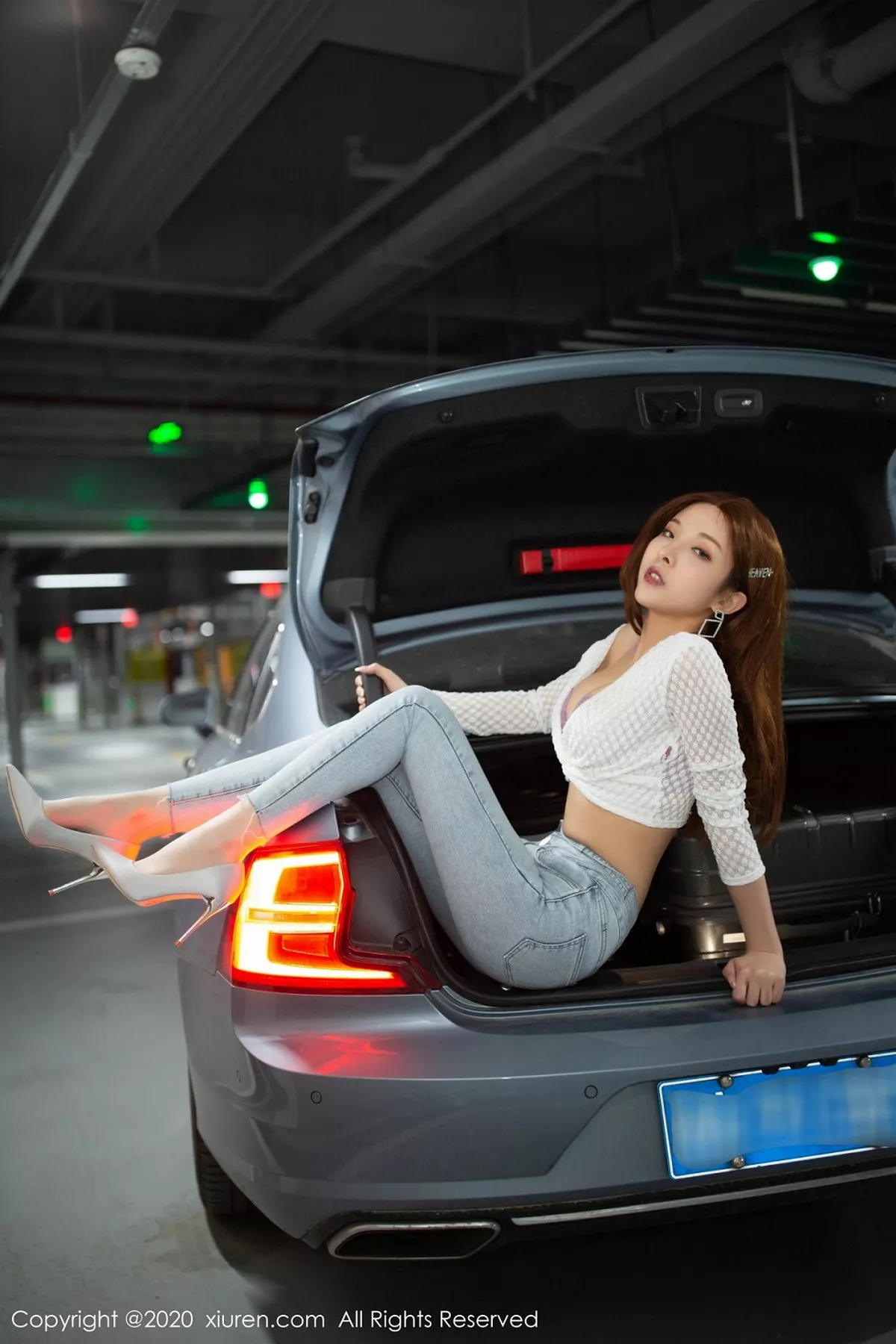 秀人集.com_[XiuRen秀人网]No.2374_嫩模陈小喵停车场车拍主题脱牛仔裤露性感蕾丝内衣诱惑写真65P