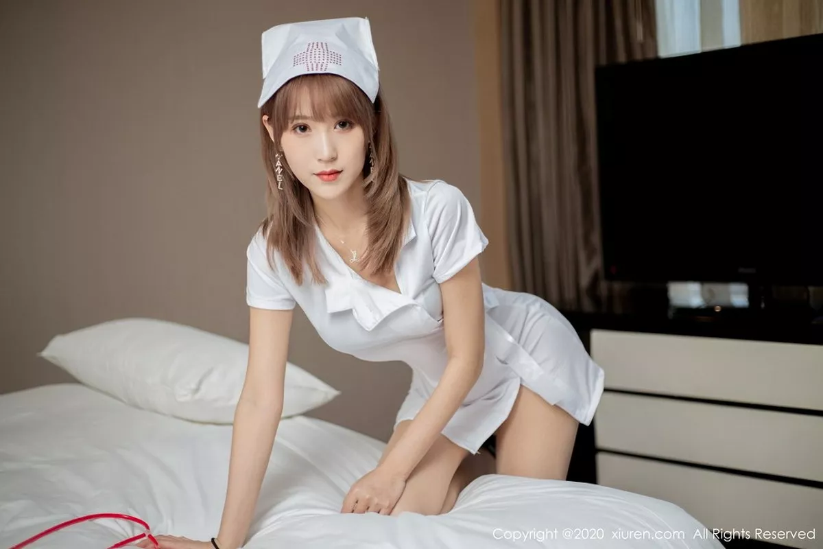 秀人集.com_[XiuRen秀人网]No.2377_模特周慕汐fairy护士装制服主题脱肉丝裤袜秀火辣身材诱惑写真51P