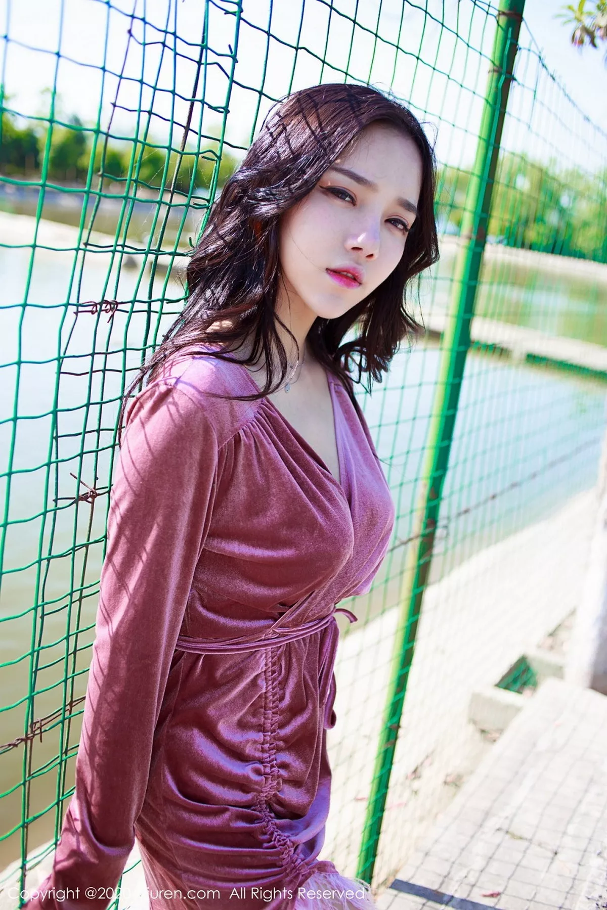 秀人集.com_[XiuRen秀人网]No.2380_嫩模夏雪爱户外JK制服+白色缕空马术服秀完美身材性感写真41P