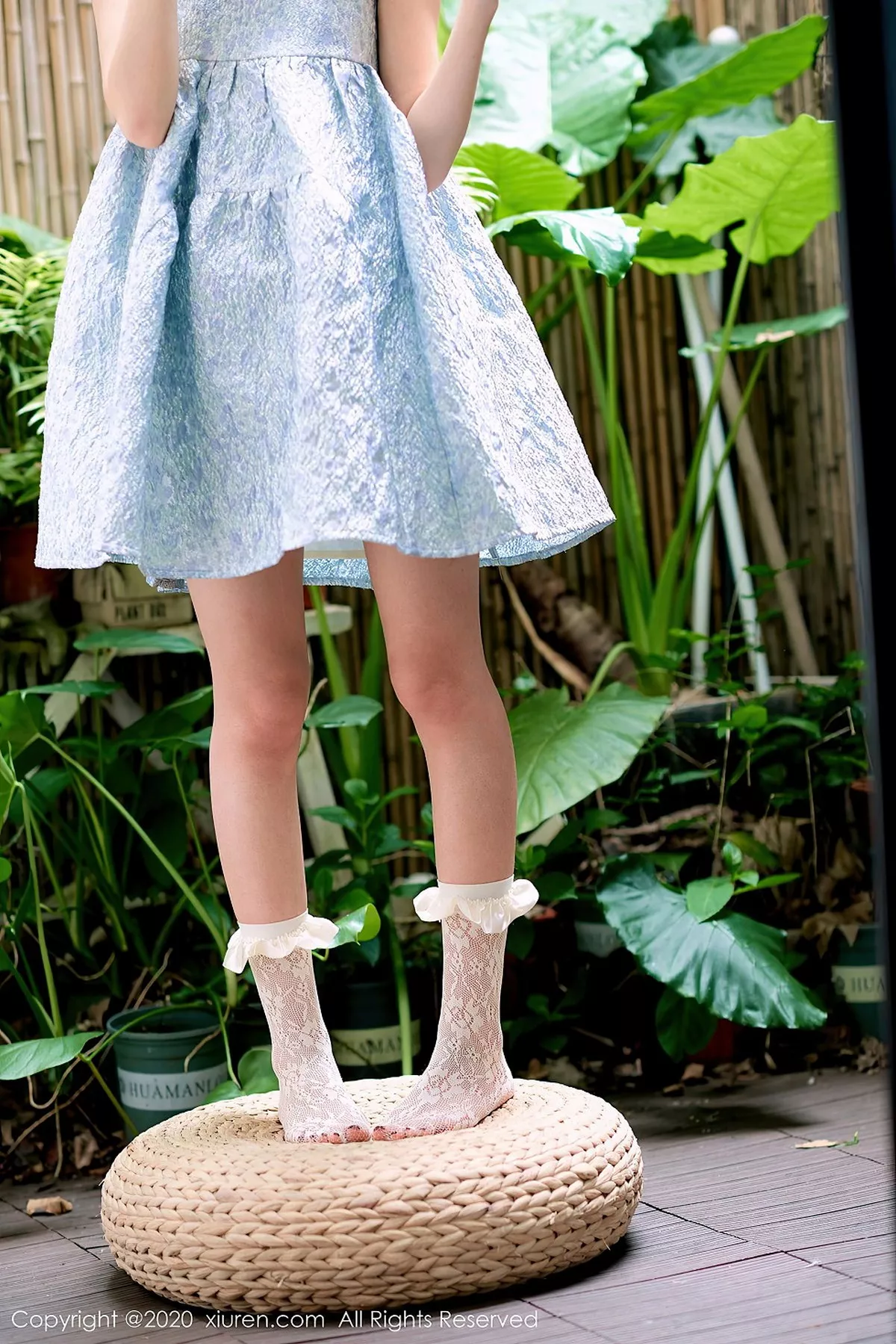 秀人集.com_[XiuRen秀人网]No.2533_新人模特尤其足控福利主题私房吊带连身裙秀美腿玉足性感写真118P