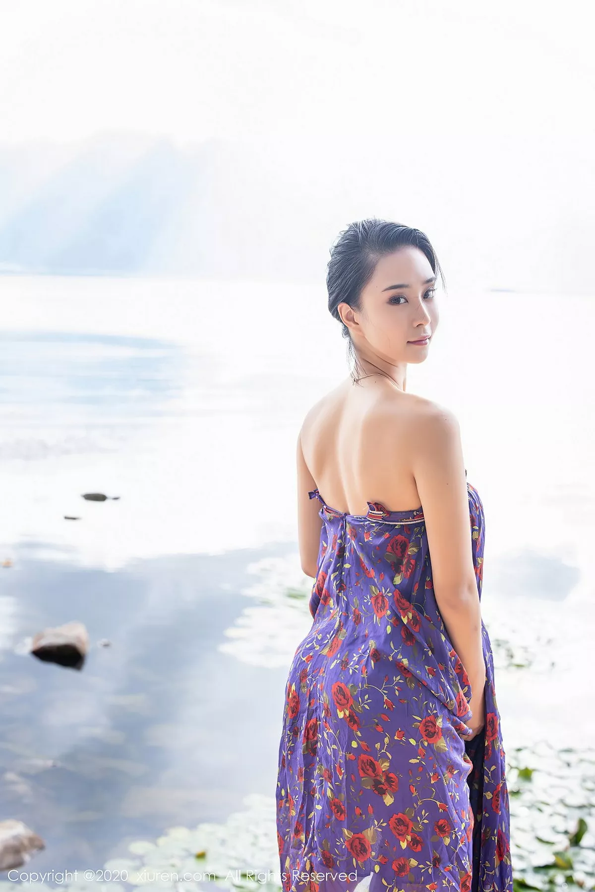 秀人集.com_[XiuRen秀人网]No.2544_嫩模蓝夏Akasha户外紫色花衣配紫丝裤袜秀美腿玉足诱惑写真49P