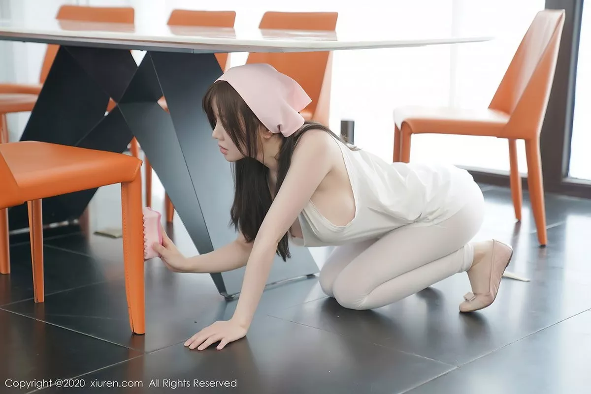 秀人集.com_[XiuRen秀人网]No.2557_女神糯美子Mini性感家政女仆主题超薄无内白丝裤袜极致诱惑写真106P