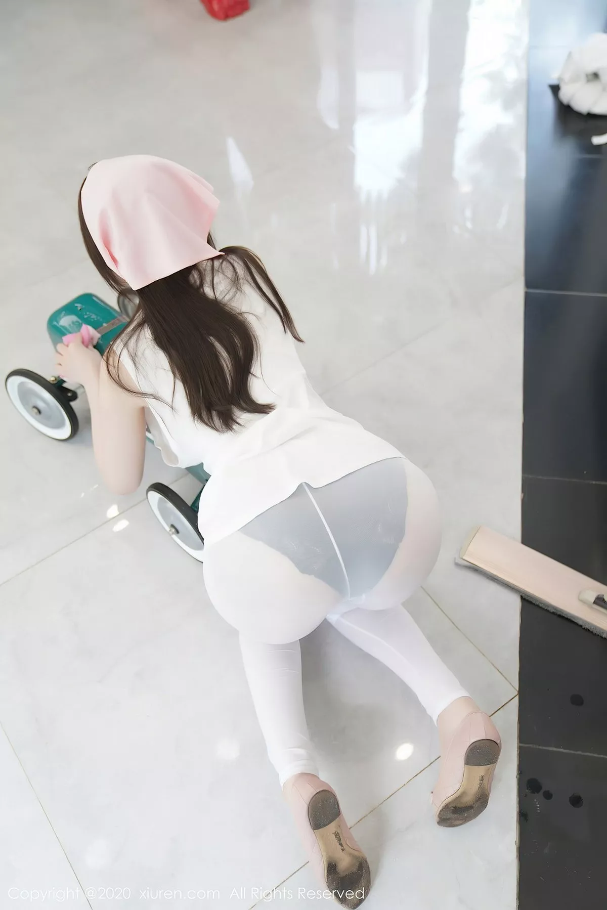 秀人集.com_[XiuRen秀人网]No.2557_女神糯美子Mini性感家政女仆主题超薄无内白丝裤袜极致诱惑写真106P