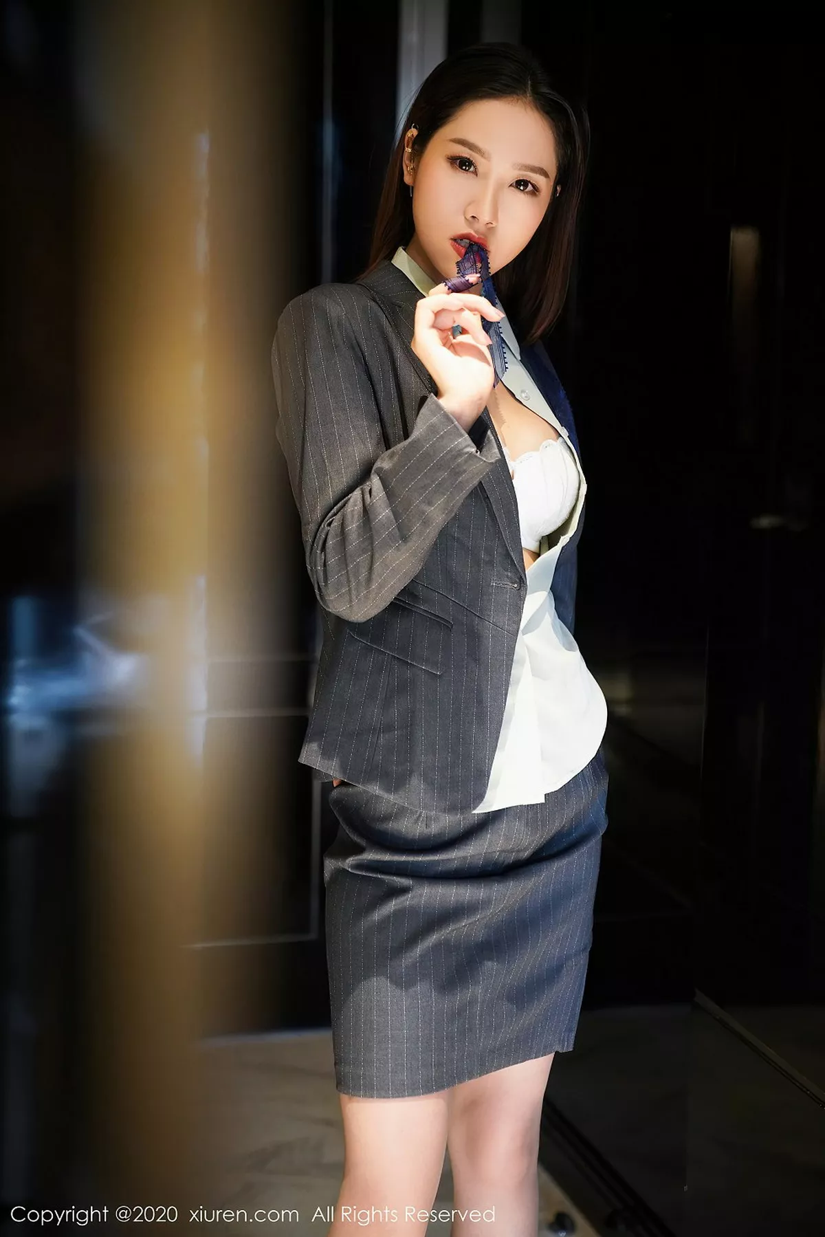 秀人集.com_[XiuRen秀人网]No.2579_嫩模方子萱职场秘书OL制服主题半脱露性感内衣肉丝裤袜诱惑写真96P