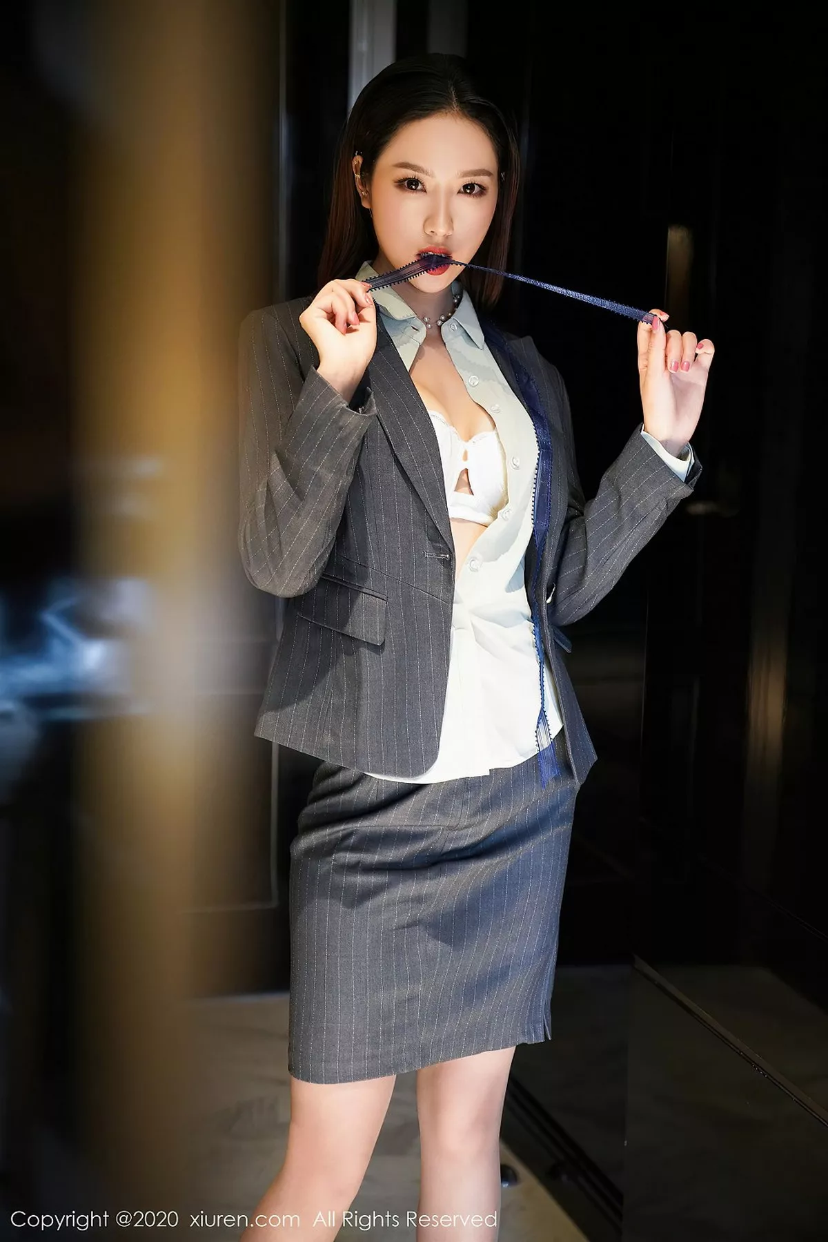 秀人集.com_[XiuRen秀人网]No.2579_嫩模方子萱职场秘书OL制服主题半脱露性感内衣肉丝裤袜诱惑写真96P