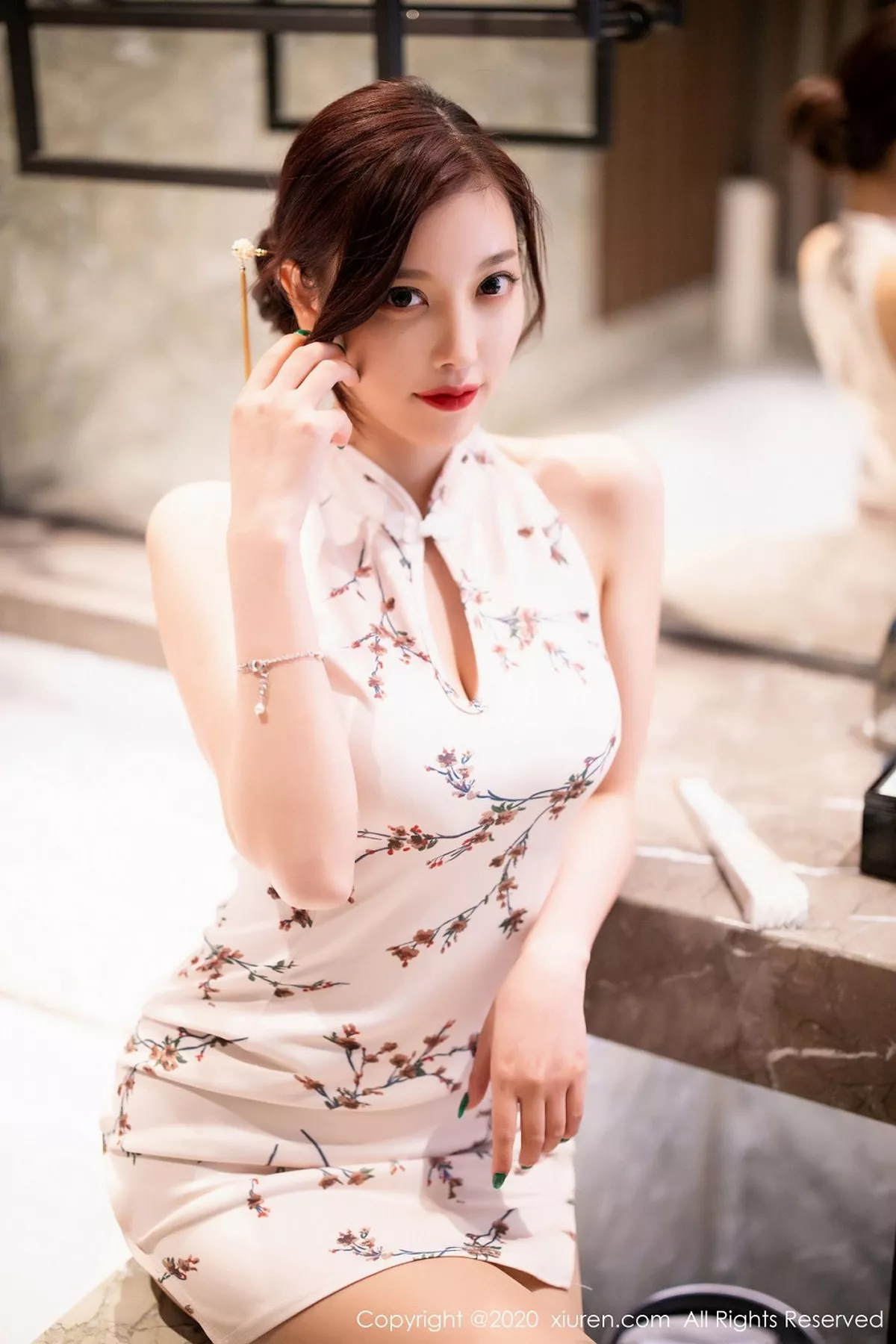 秀人集.com_[XiuRen秀人网]No.2487_女神杨晨晨sugar私房古韵旗袍配肉丝裤袜秀完美身材诱惑写真102P