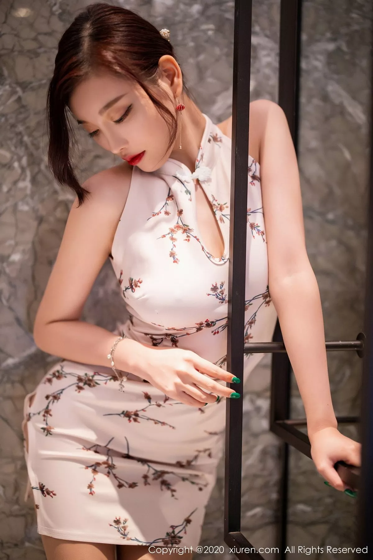 秀人集.com_[XiuRen秀人网]No.2487_女神杨晨晨sugar私房古韵旗袍配肉丝裤袜秀完美身材诱惑写真102P