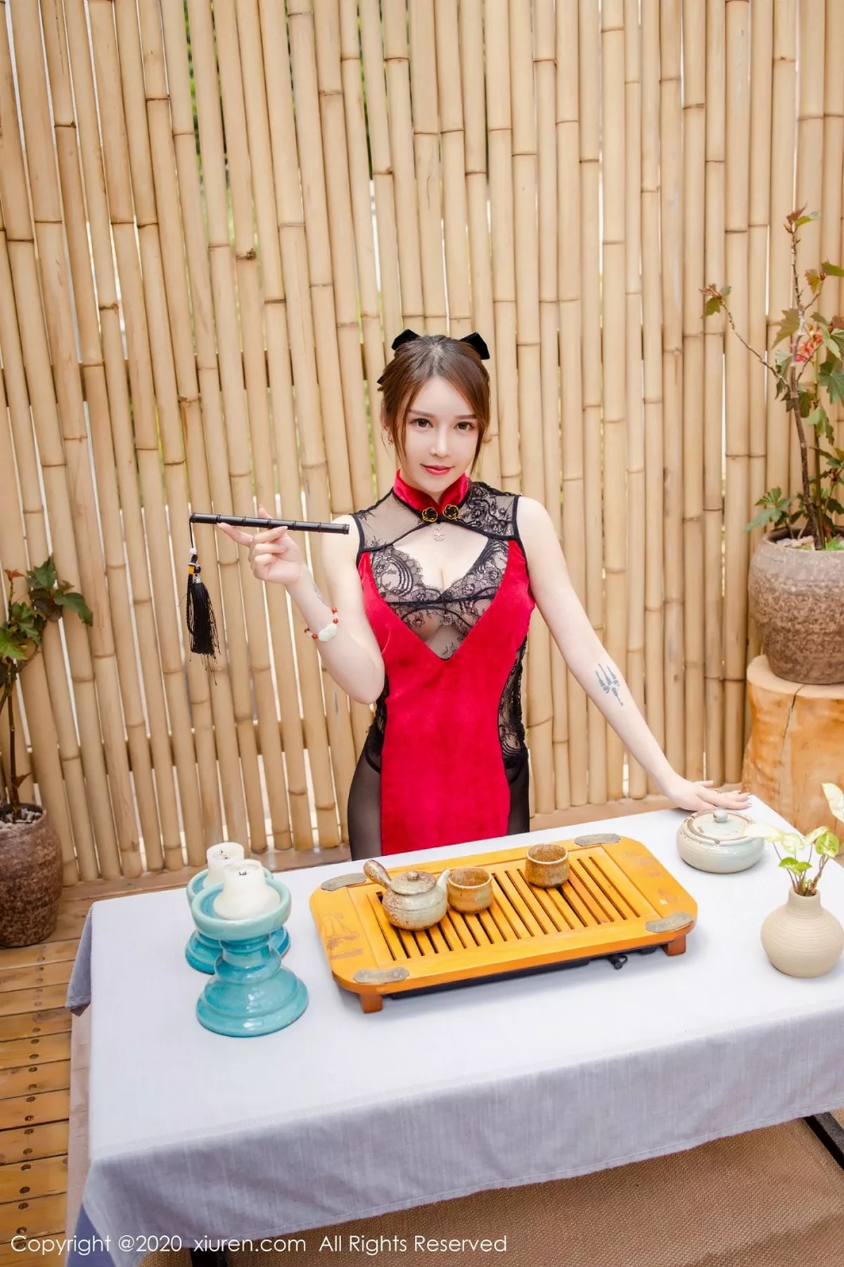 秀人集.com_[XiuRen秀人网]No.2499_嫩模玉兔miki大理旅拍私房古韵旗袍配开档黑丝裤袜极致魅惑写真35P