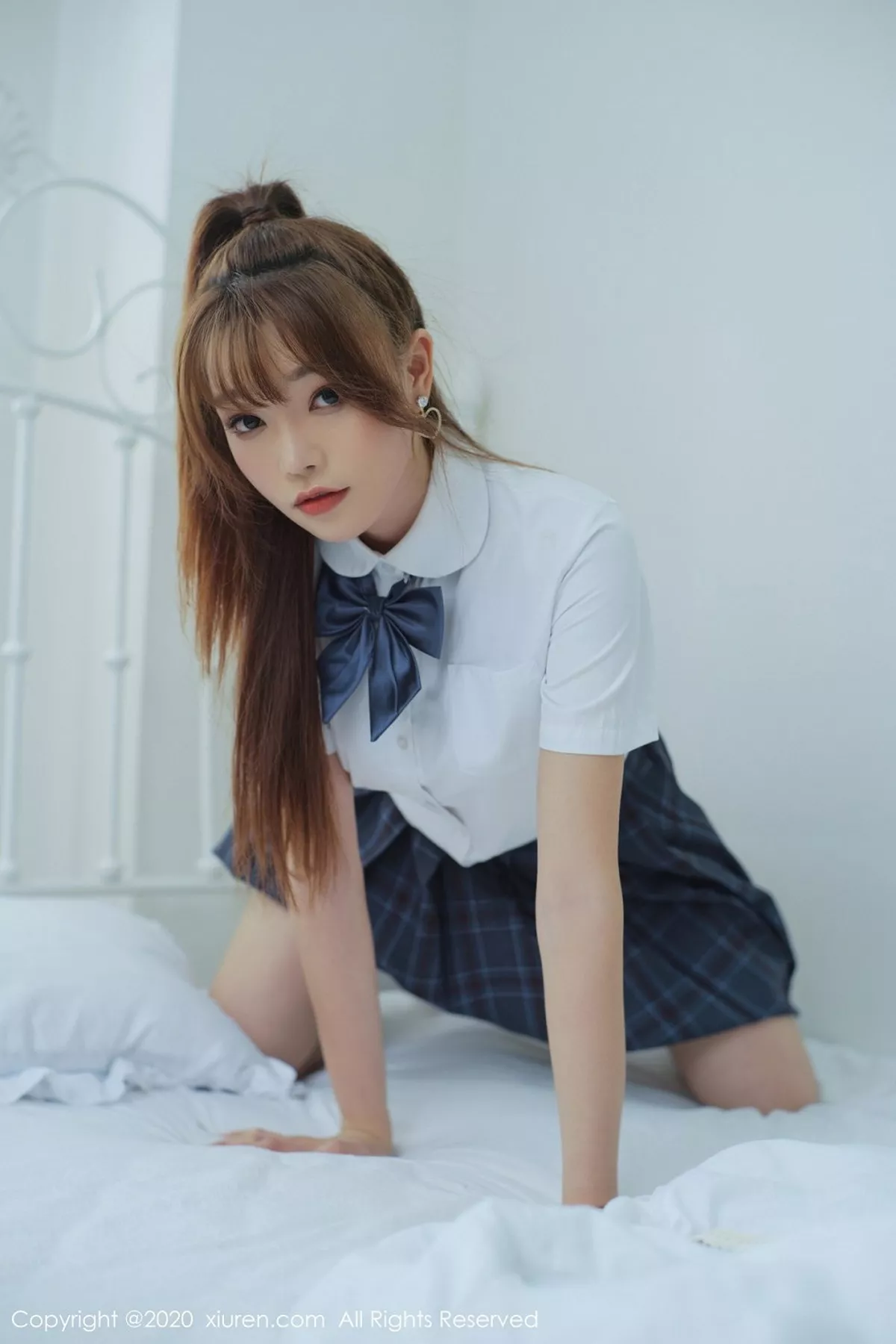 秀人集.com_[XiuRen秀人网]No.2502_女神芝芝Booty私房JK制服主题+粉色蕾丝内衣露惹火身材诱惑写真43P