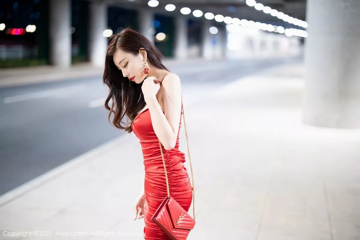 秀人集.com_[XiuRen秀人网]No.2514_女神杨晨晨sugar私房猩红吊裙配肉丝裤袜秀完美身材撩人诱惑写真120P