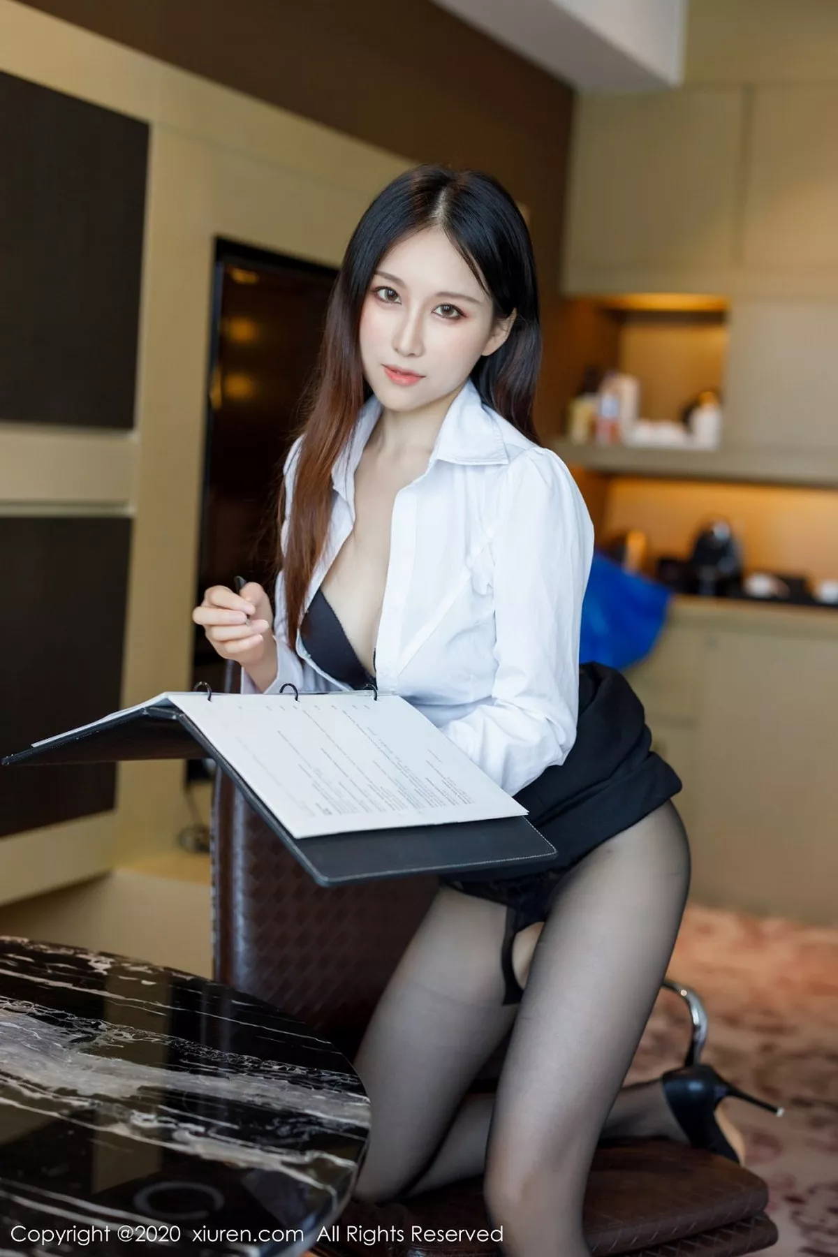 秀人集.com_[XiuRen秀人网]No.2649_嫩模月音瞳白衬衣秘书OL主题黑短裙配开档黑丝裤袜撩人诱惑写真46P