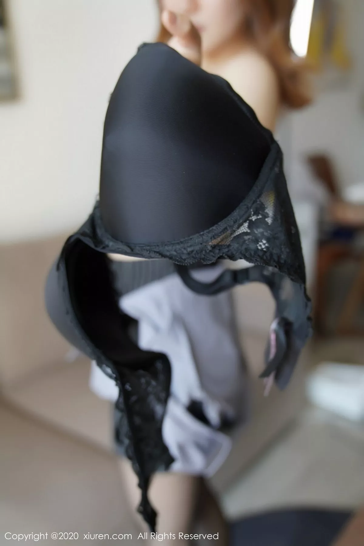 秀人集.com_[XiuRen秀人网]No.2656_嫩模周大萌私房秘书服饰主题撩裙露无内黑丝裤袜秀翘臀诱惑写真52P