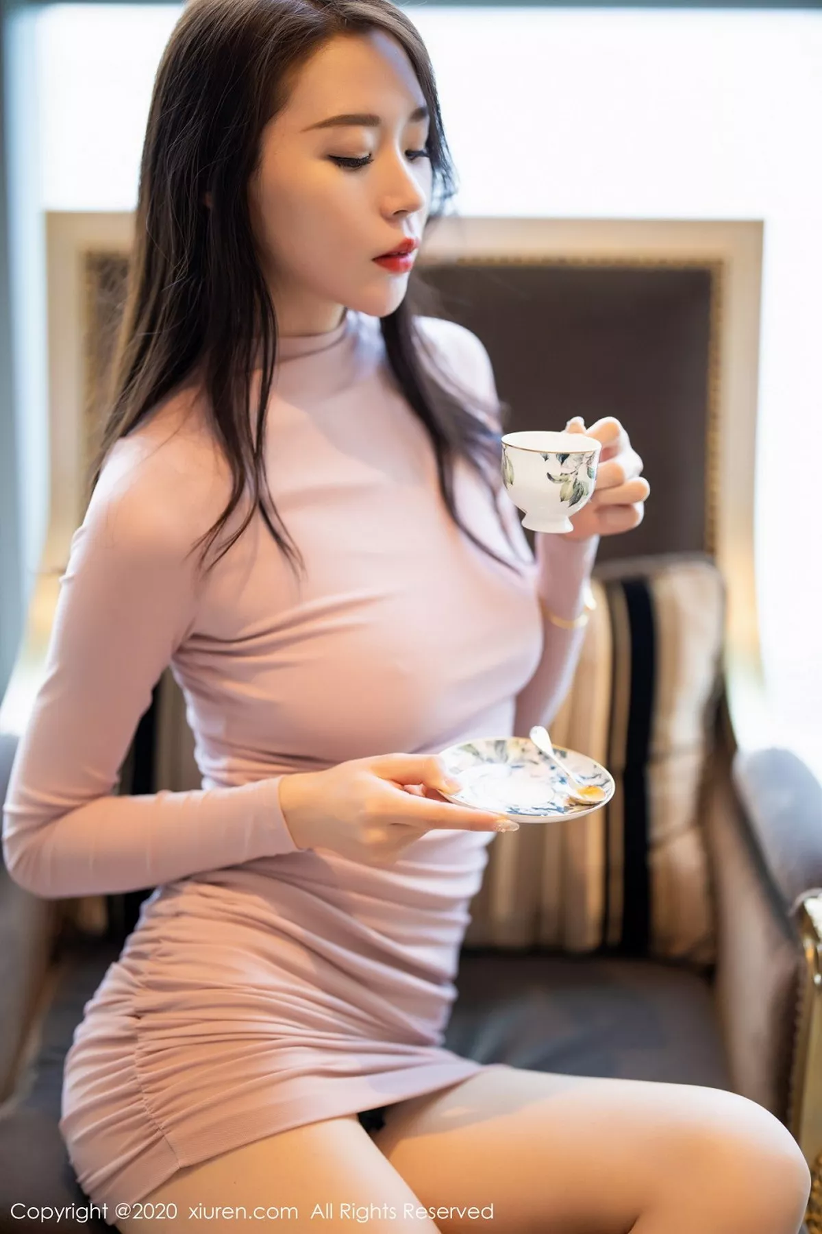 秀人集.com_[XiuRen秀人网]No.2677_嫩模梦心月心愿旅拍私房粉色礼裙配肉丝裤袜秀翘臀极致诱惑写真91P