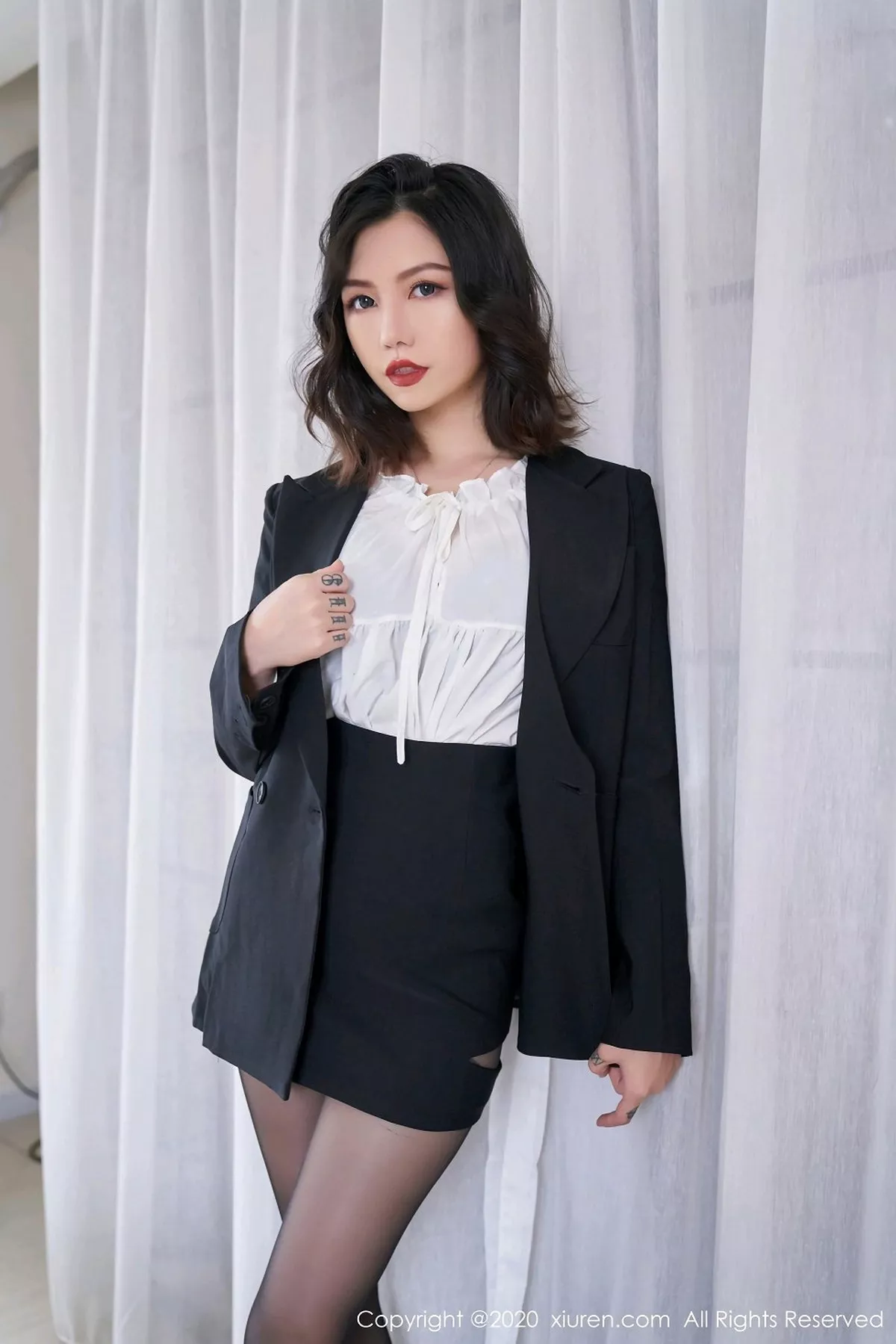 图片[15]-[XiuRen秀人网]第2711期舌尖上的菊花写真-秀人集