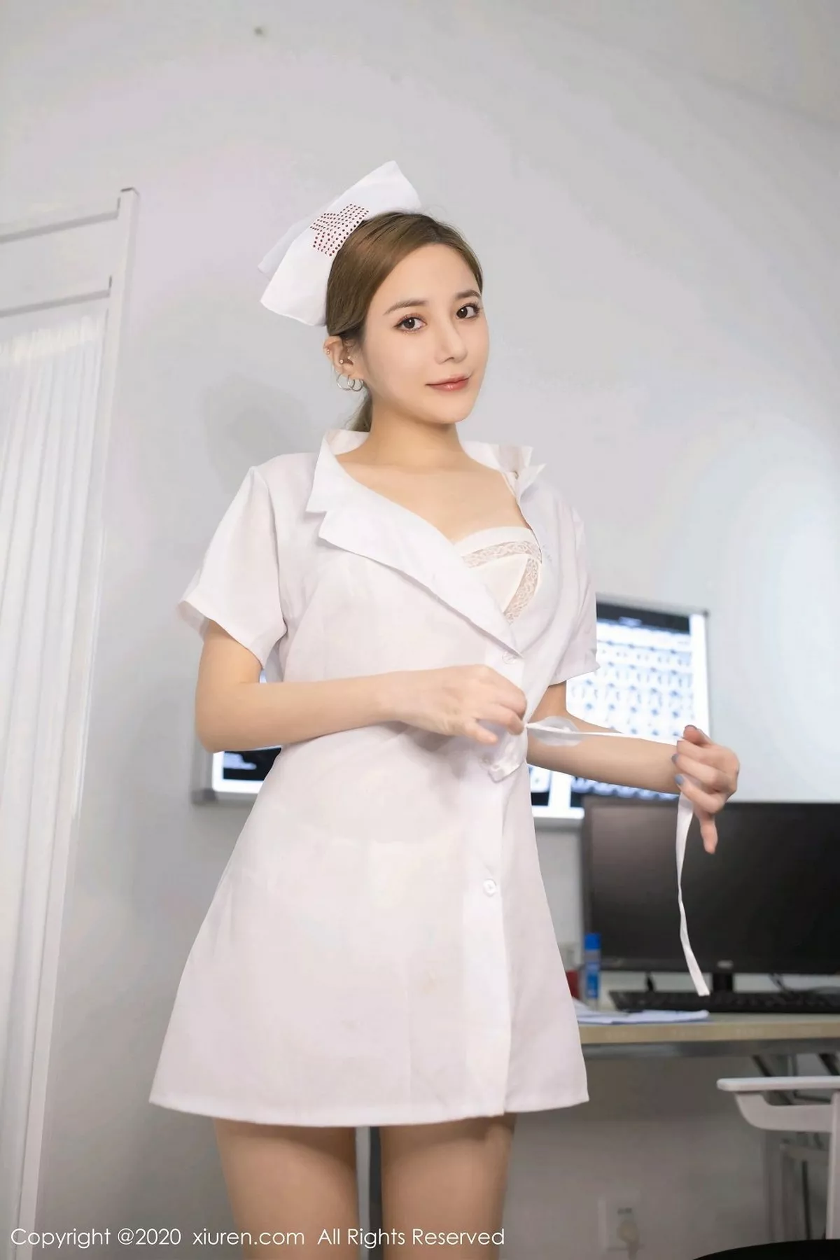 图片[32]-[XiuRen秀人网]第2743期鱼子酱写真-秀人集