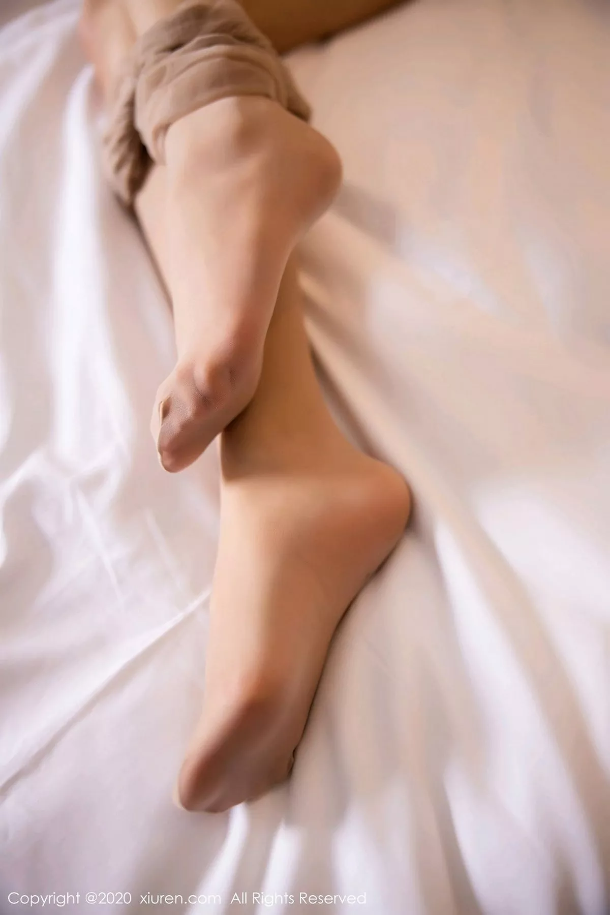 秀人集.com_[XiuRen秀人网]No.2763_女神杨晨晨sugar脱香槟色礼裙露黑色内衣秀曼妙身材诱惑写真87P