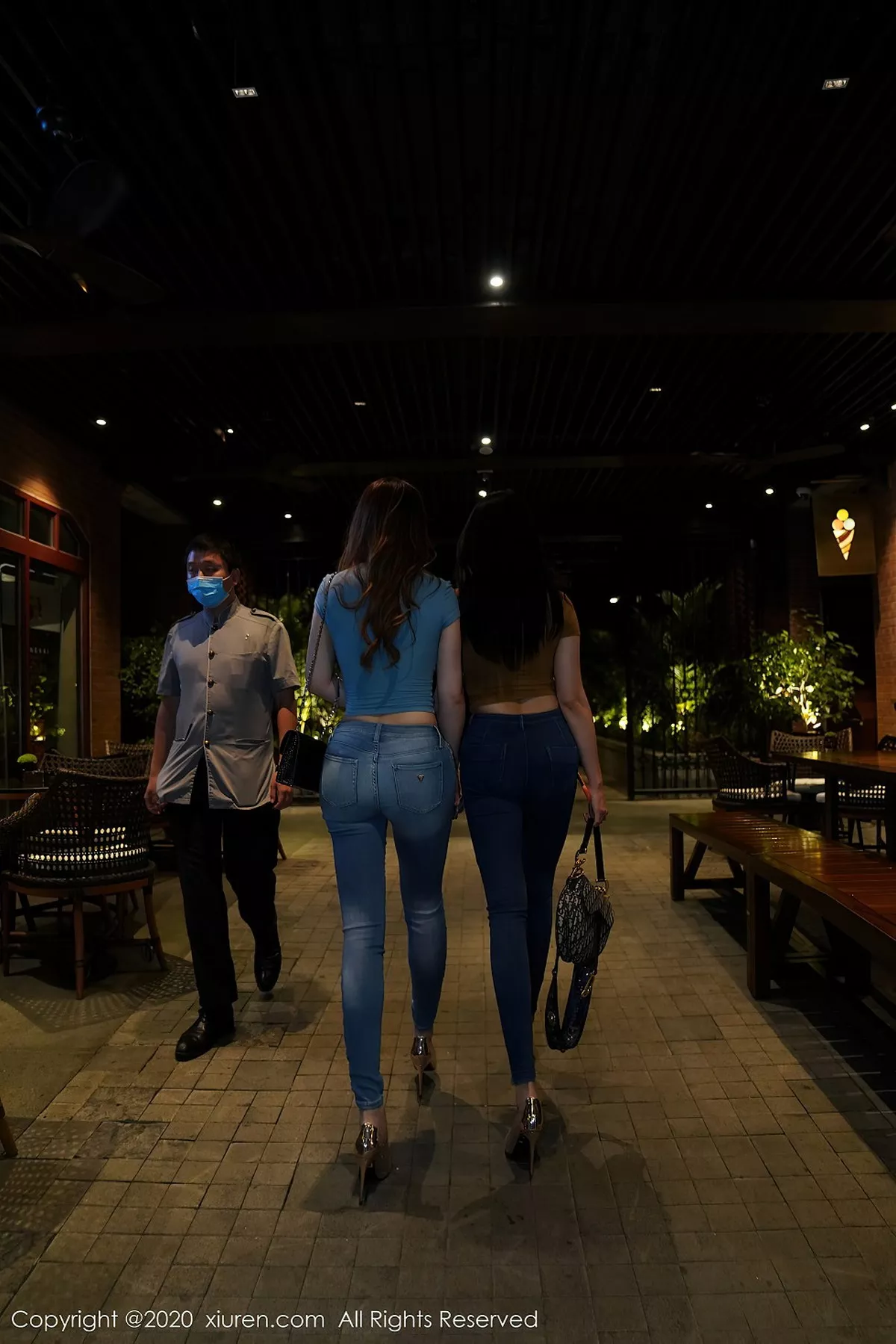 秀人集.com_[XiuRen秀人网]No.2622_女神Egg-尤妮丝＆果儿Victoria剧情手法主题床上撩人诱惑写真72P