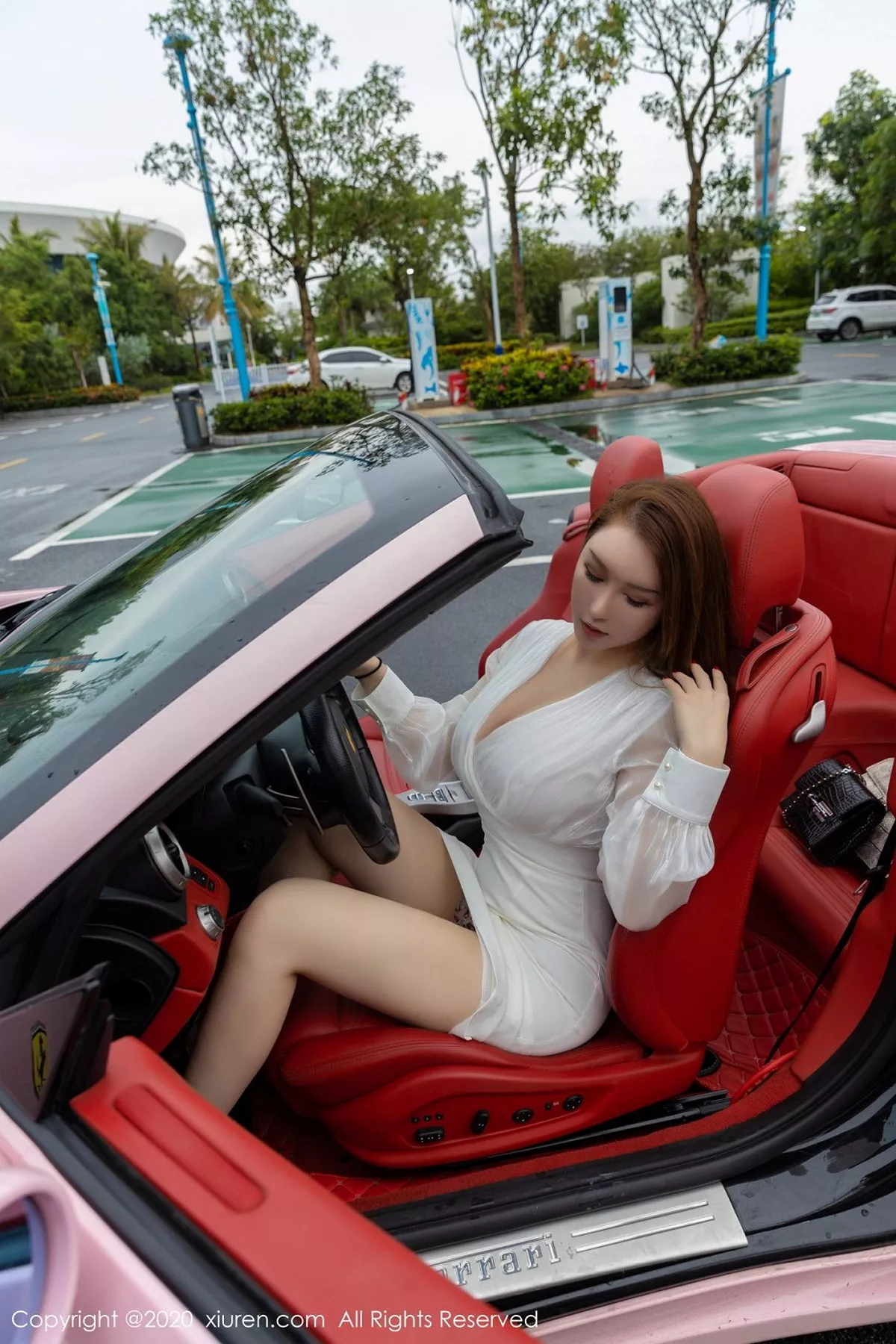 秀人集.com_[XiuRen秀人网]No.2641_女神Egg-尤妮丝＆妲己_Toxic倾情出境香车美人主题迷人诱惑写真65P