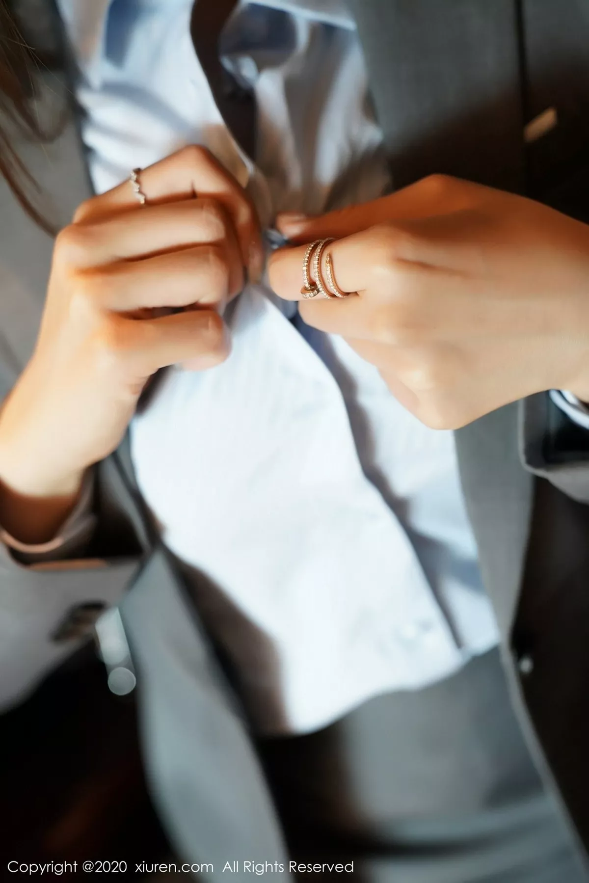 秀人集.com_[XiuRen秀人网]No.2638_嫩模周井空职场秘书OL制服主题半撩露吊带黑丝极致魅惑写真51P