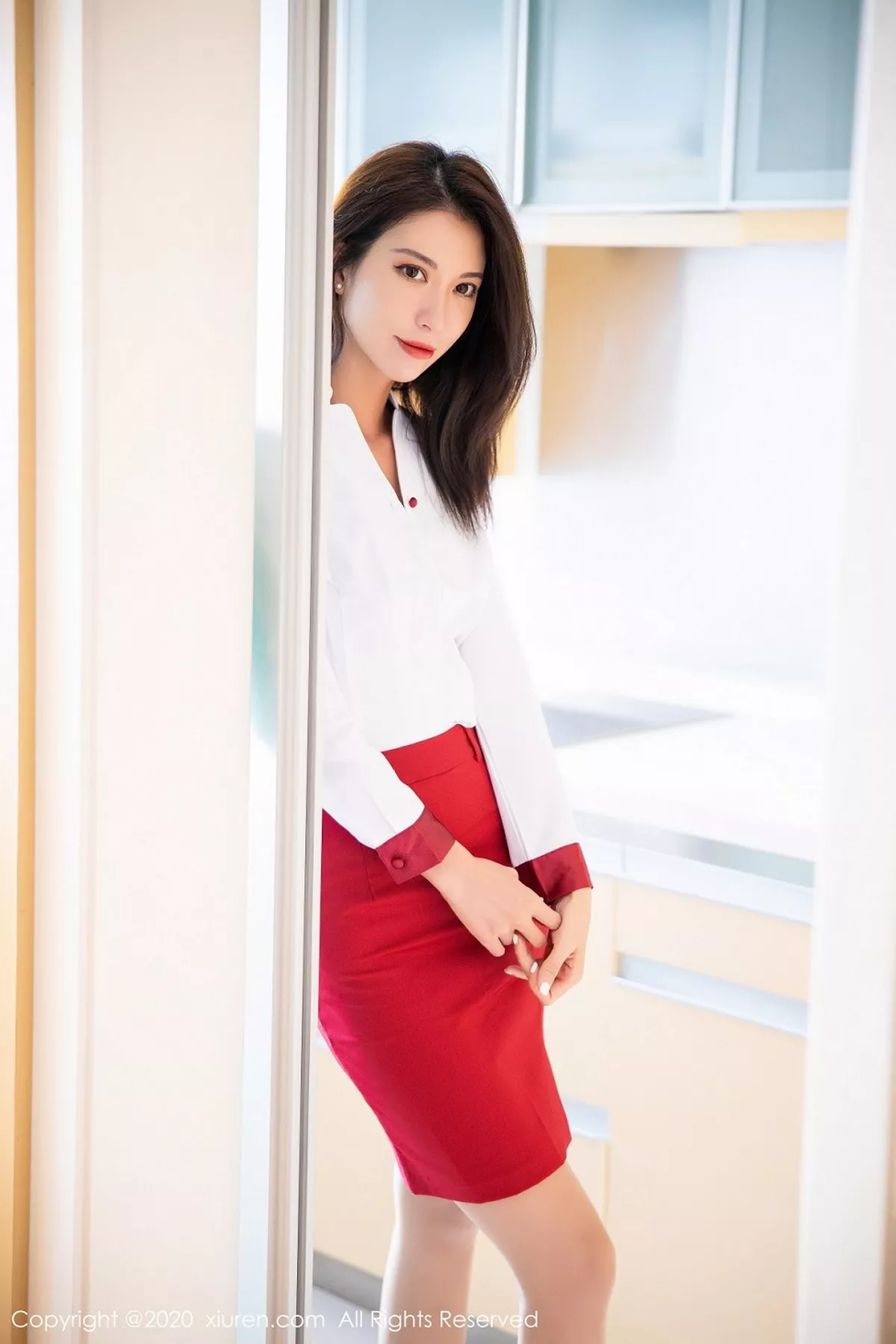 秀人集.com_[XiuRen秀人网]No.2640_气质美女Carry空乘制服主题私房脱制服露蕾丝内衣诱惑写真91P