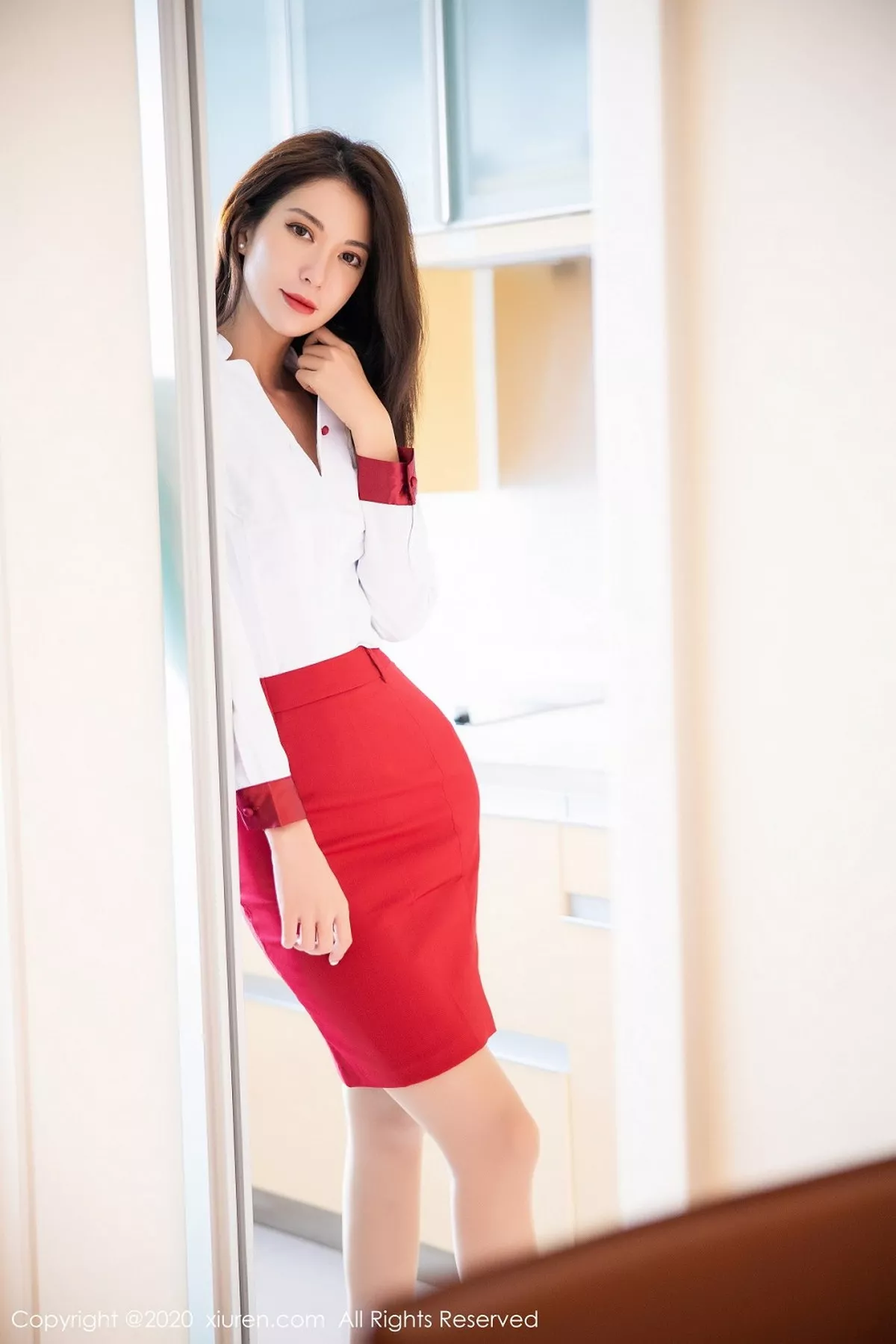 秀人集.com_[XiuRen秀人网]No.2640_气质美女Carry空乘制服主题私房脱制服露蕾丝内衣诱惑写真91P