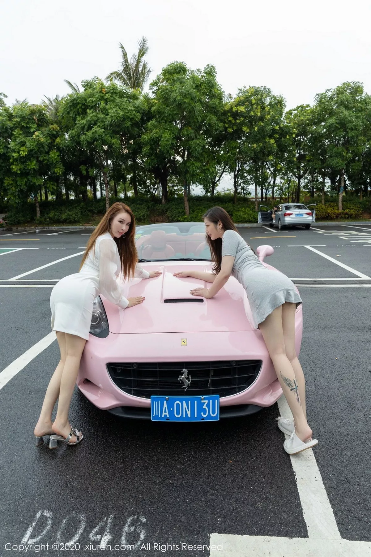 秀人集.com_[XiuRen秀人网]No.2641_女神Egg-尤妮丝＆妲己_Toxic倾情出境香车美人主题迷人诱惑写真65P