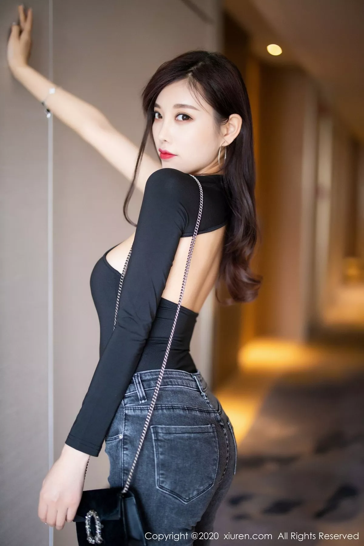 秀人集.com_[XiuRen秀人网]No.2841_女神杨晨晨sugar私房脱牛仔裤露黑丝裤袜秀翘臀撩人诱惑写真77P