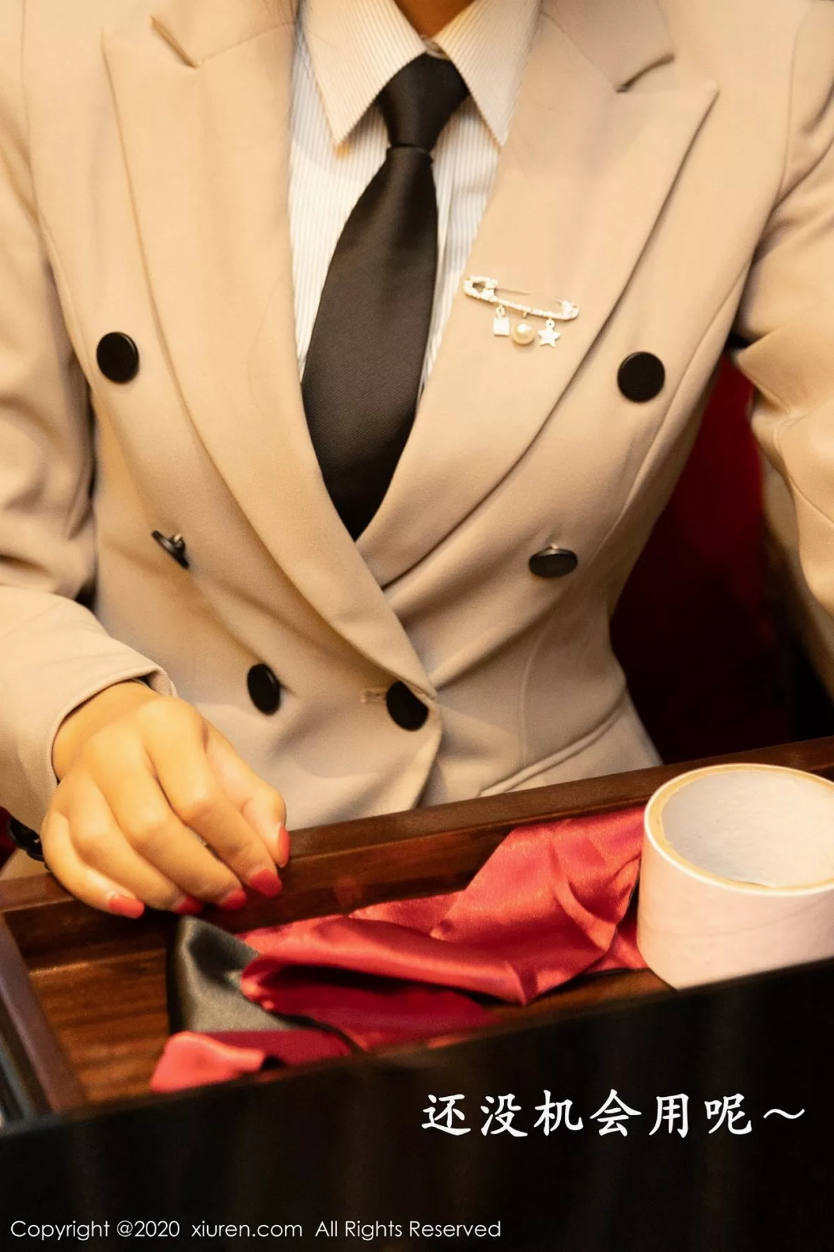 秀人集.com_[XiuRen秀人网]No.2857_嫩模周于希Sandy＆Emily顾奈奈办公室霸道总裁主题半脱诱惑写真101P