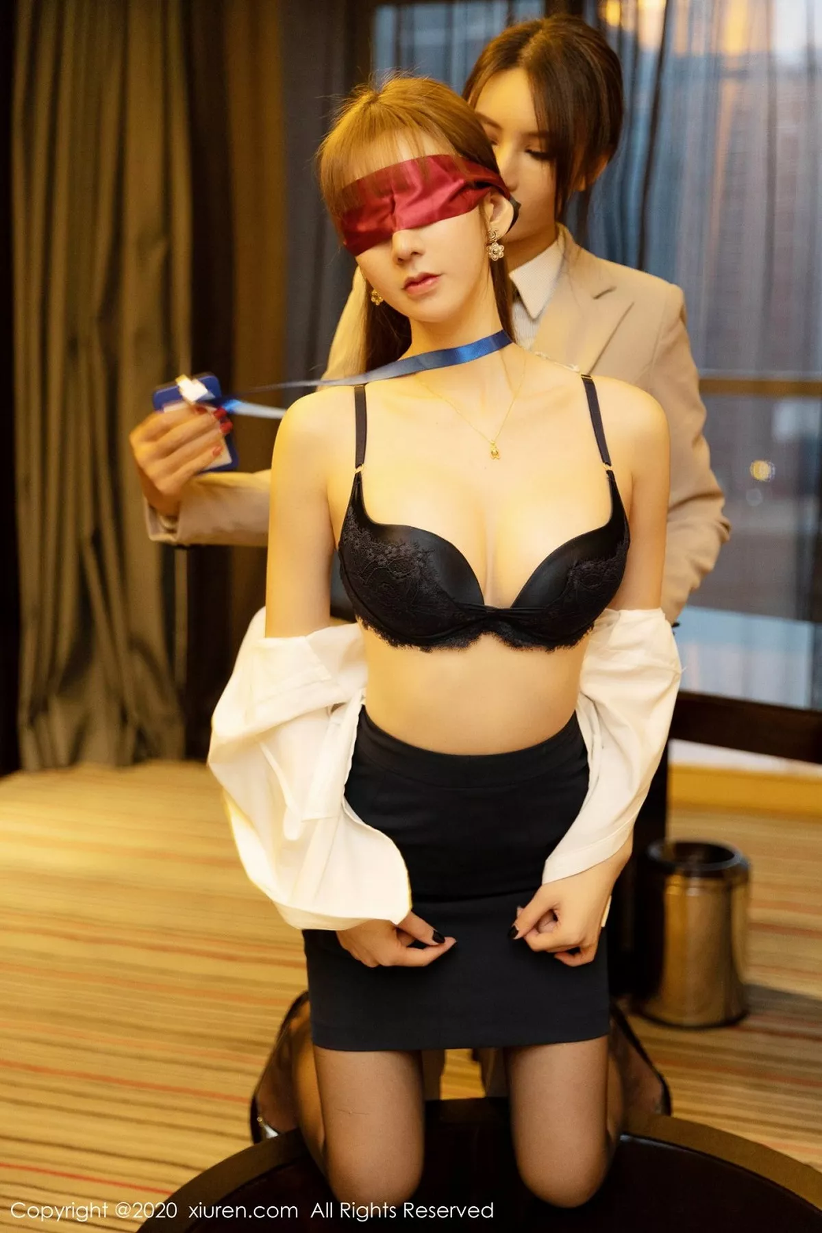 秀人集.com_[XiuRen秀人网]No.2857_嫩模周于希Sandy＆Emily顾奈奈办公室霸道总裁主题半脱诱惑写真101P