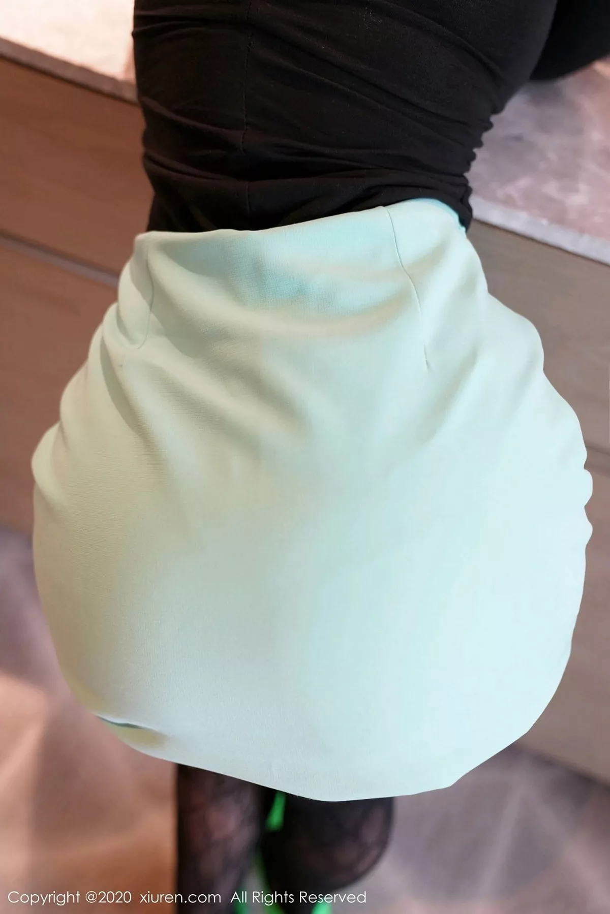 秀人集.com_[XiuRen秀人网]No.2861_嫩模诗诗kiki魅惑车拍OL主题黑色缕空网袜秀翘臀撩人诱惑写真86P