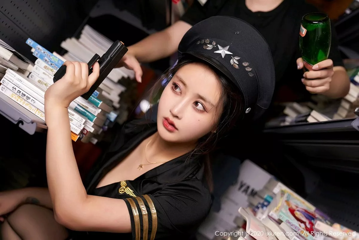 秀人集.com_[XiuRen秀人网]No.2782_嫩模林子欣Freya心愿旅拍女特务剧情性感服饰配黑丝袜诱惑写真47P