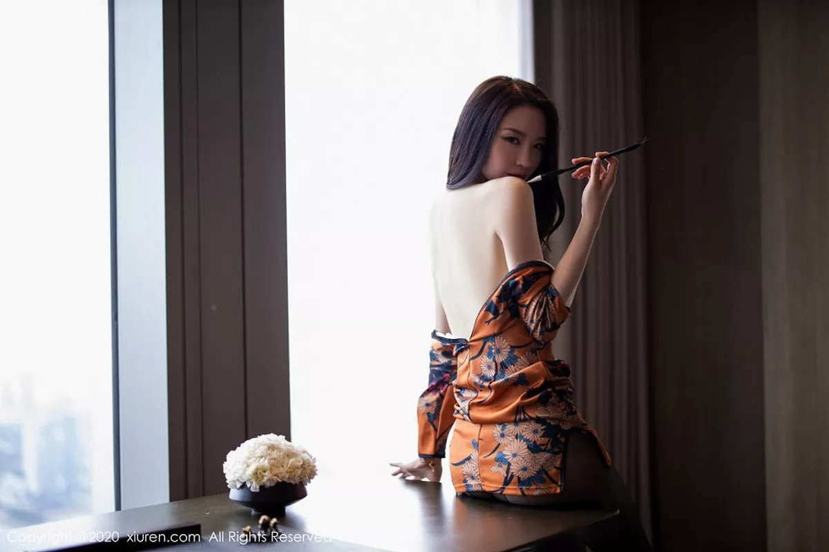 秀人集.com_[XiuRen秀人网]No.2899_嫩模梦心月心愿旅拍古韵旗袍配无内黑丝裤袜秀翘臀极致魅惑写真122P