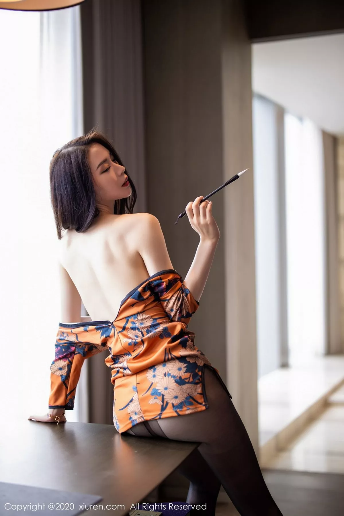 秀人集.com_[XiuRen秀人网]No.2899_嫩模梦心月心愿旅拍古韵旗袍配无内黑丝裤袜秀翘臀极致魅惑写真122P