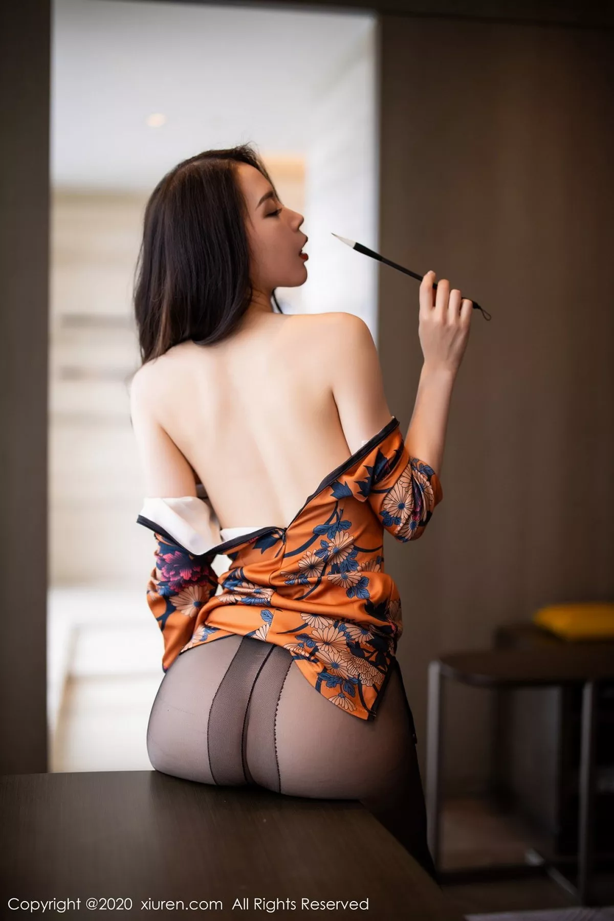 秀人集.com_[XiuRen秀人网]No.2899_嫩模梦心月心愿旅拍古韵旗袍配无内黑丝裤袜秀翘臀极致魅惑写真122P