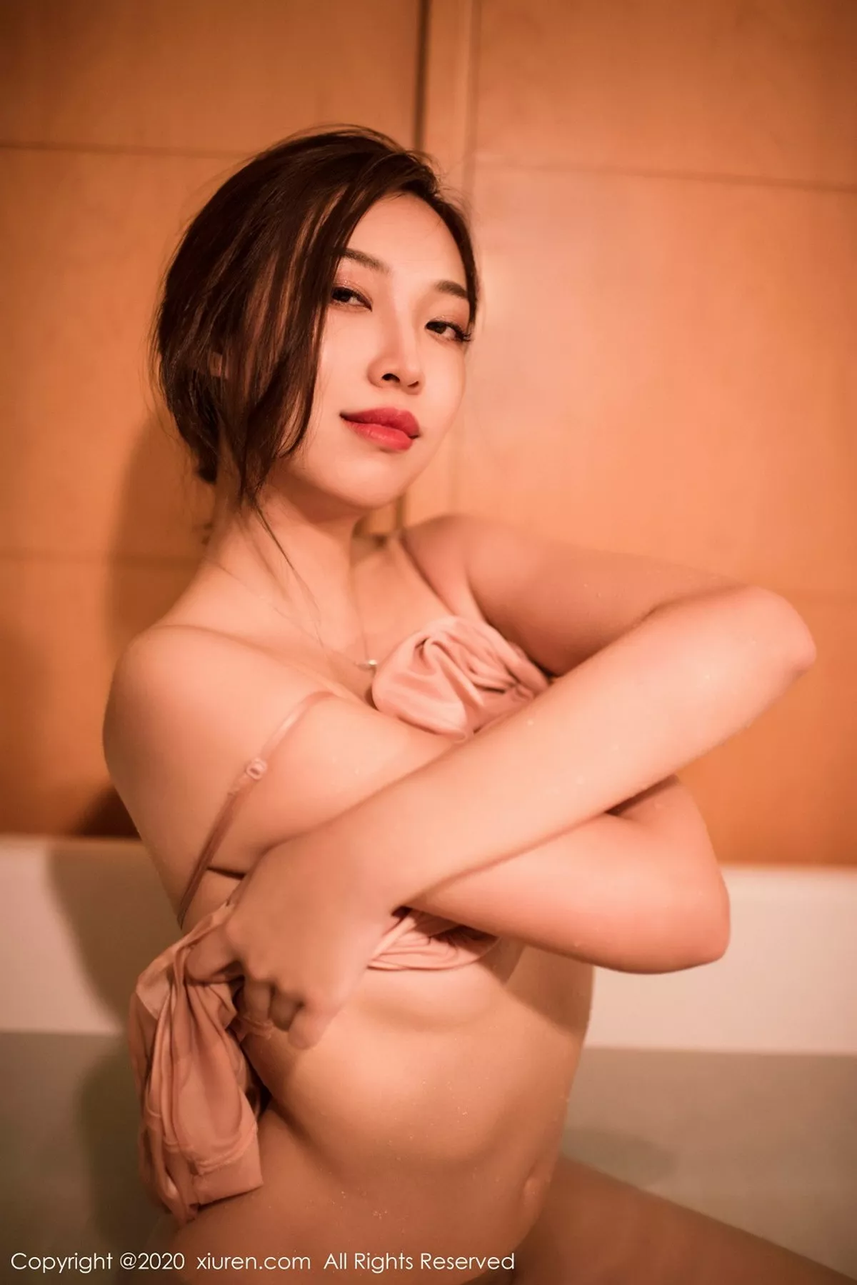 秀人集.com_[XiuRen秀人网]No.2801_嫩模郑颖姗私房浴缸里性感吊带睡衣湿身秀完美身材诱惑写真65P