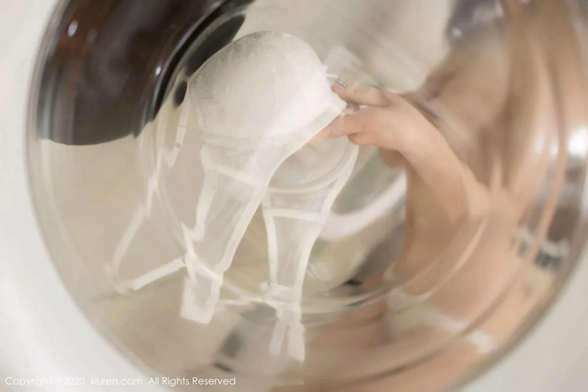 秀人集.com_[XiuRen秀人网]No.2943_嫩模安然Maleah洗衣房老板主题私房半脱露性感内衣撩人诱惑写真66P