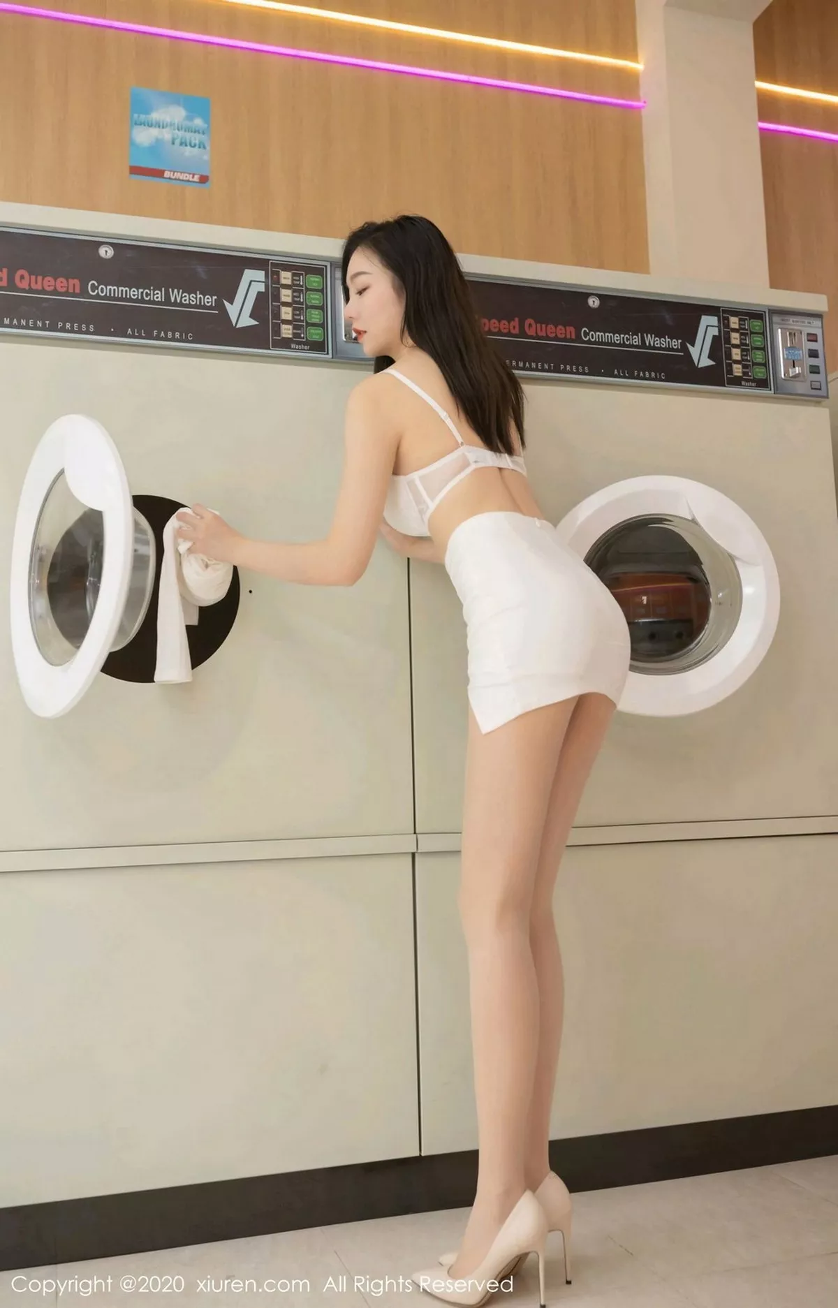秀人集.com_[XiuRen秀人网]No.2943_嫩模安然Maleah洗衣房老板主题私房半脱露性感内衣撩人诱惑写真66P