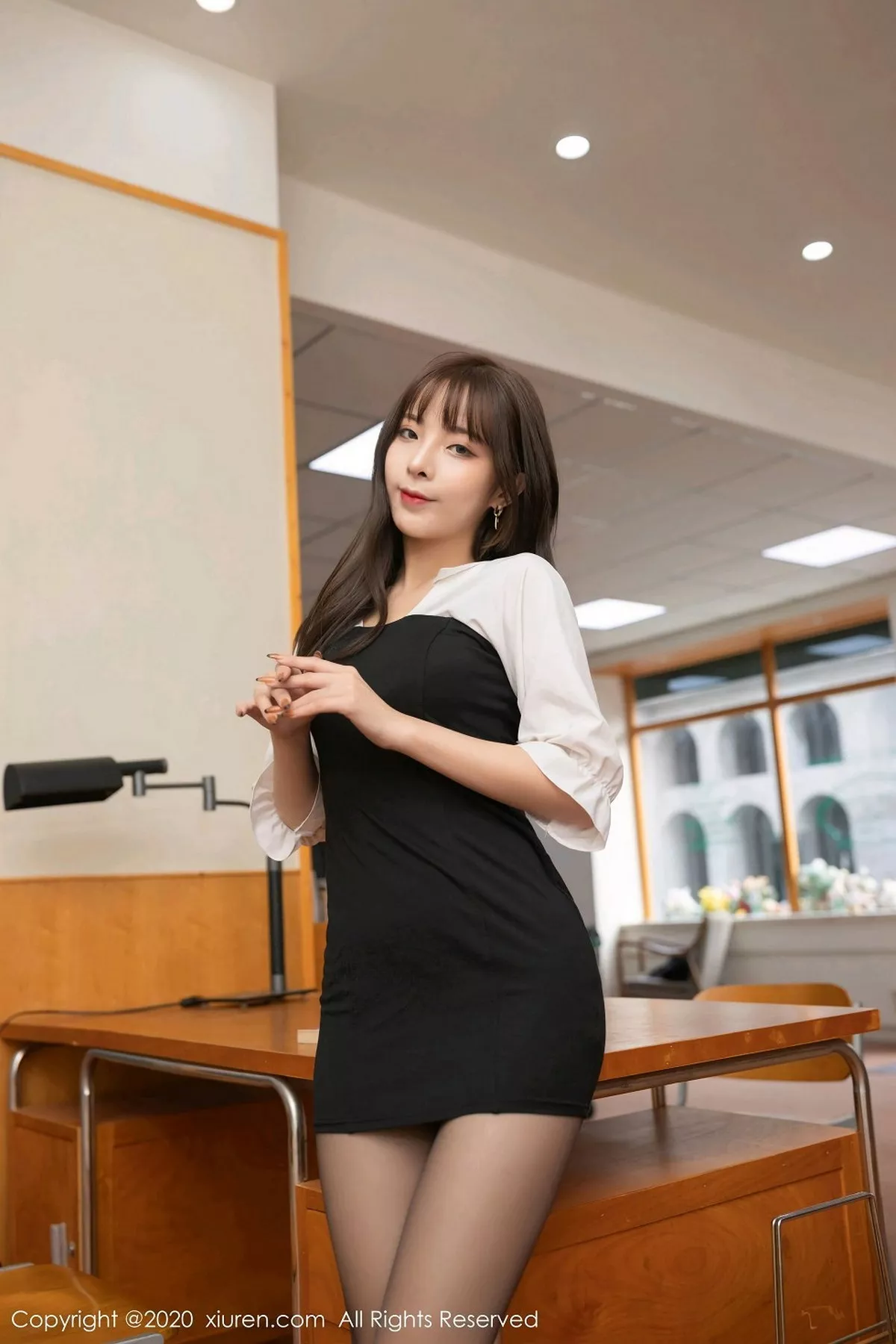 秀人集.com_[XiuRen秀人网]No.2948_嫩模陈小喵剧情主题性感内衣配无内黑丝裤袜秀翘臀屁沟诱惑写真75P