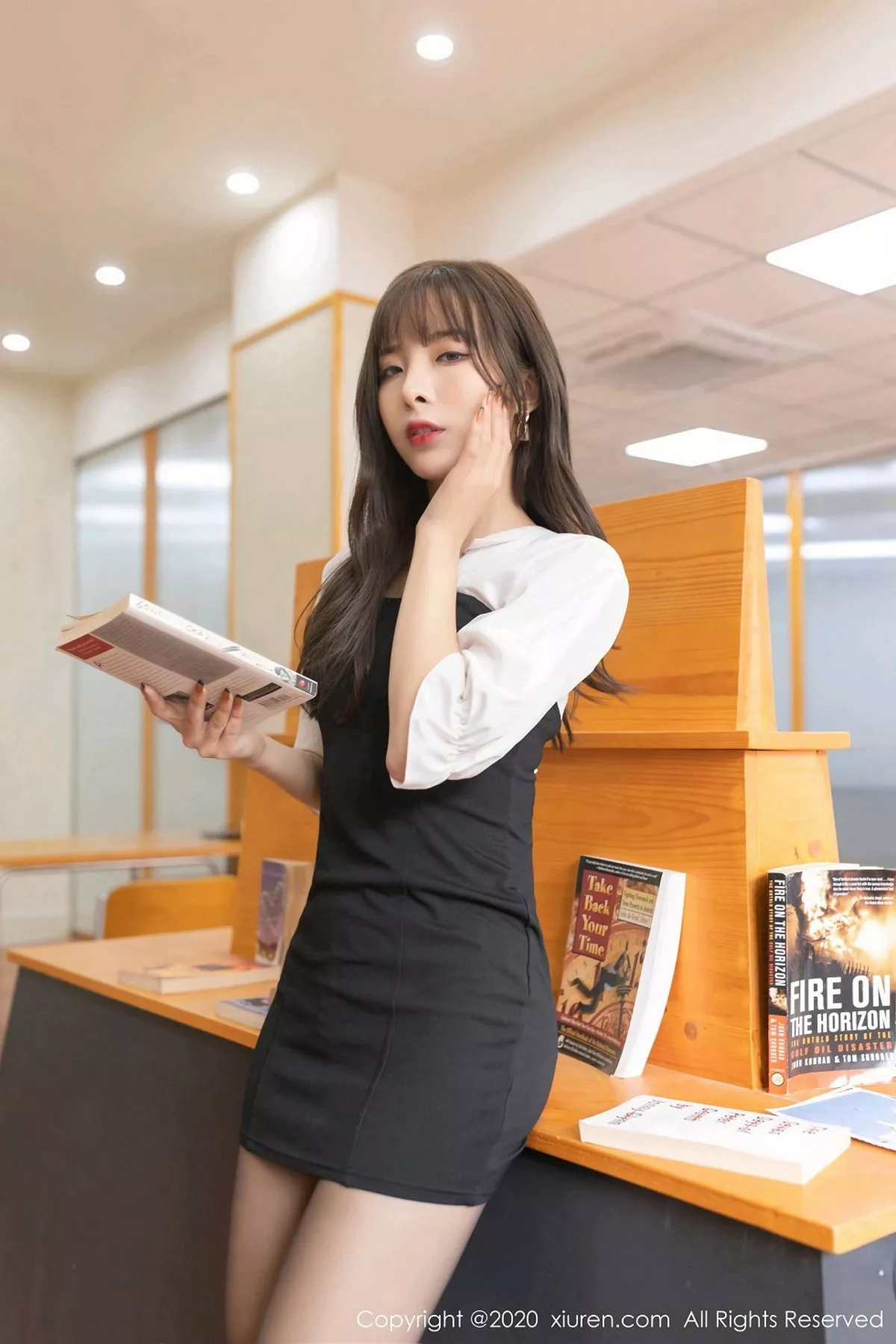 秀人集.com_[XiuRen秀人网]No.2948_嫩模陈小喵剧情主题性感内衣配无内黑丝裤袜秀翘臀屁沟诱惑写真75P