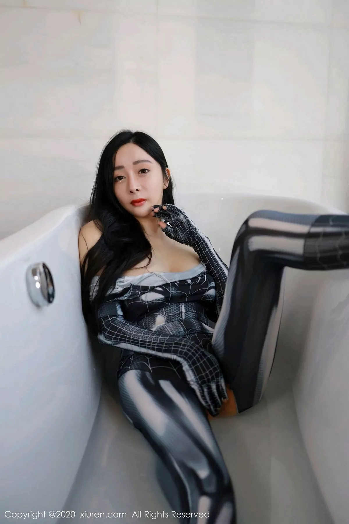 秀人集.com_[XiuRen秀人网]No.2951_嫩模允爾蜘蛛侠服饰主题私房半脱露豪乳开档紧身服撩人诱惑写真51P
