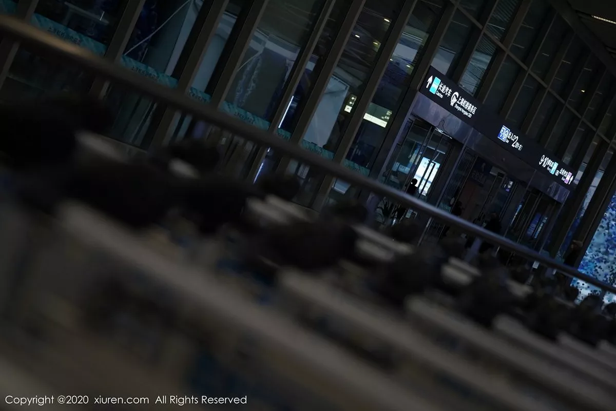 秀人集.com_[XiuRen秀人网]No.2961_嫩模果儿Victoria＆葛征空姐职业制服主题秀魔鬼身材魅惑写真82P